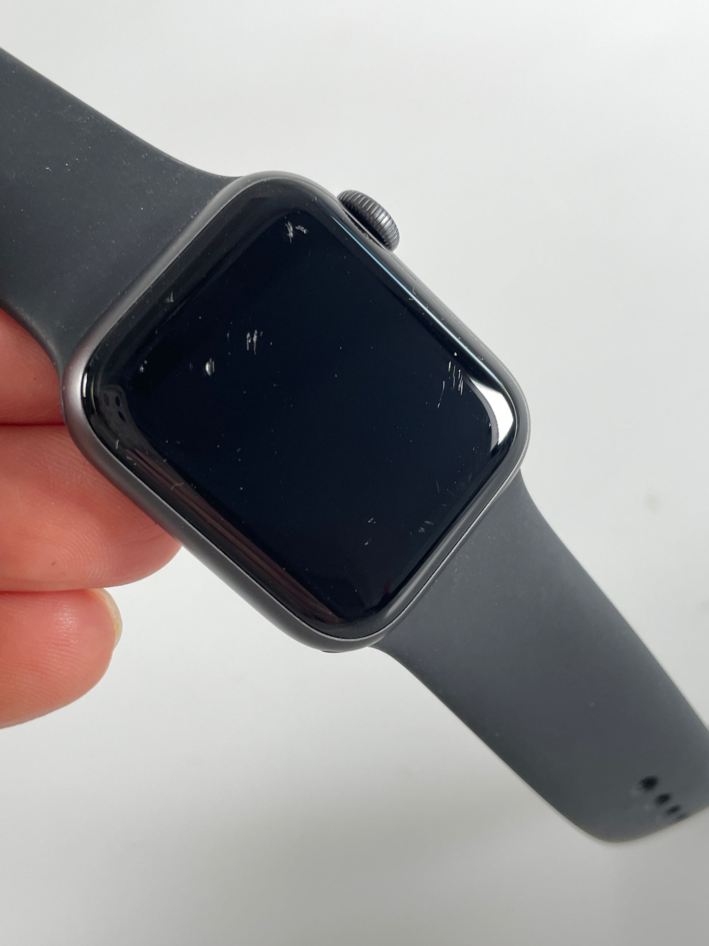 Apple Watch Series 6 40mm space gray aluminum with strap