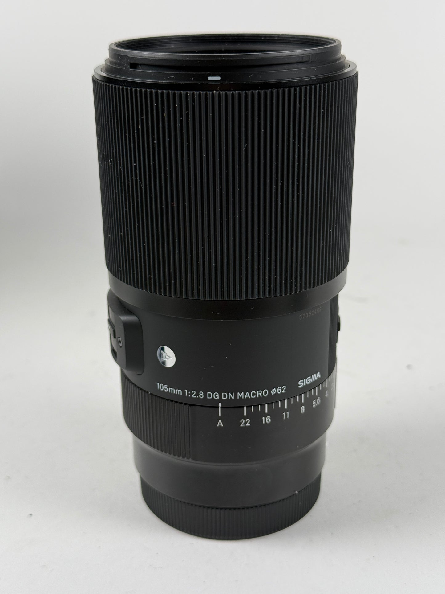 Sigma Art 105mm f2.8 DG DN Macro Lens For Leica L Mount + Hood Mint
