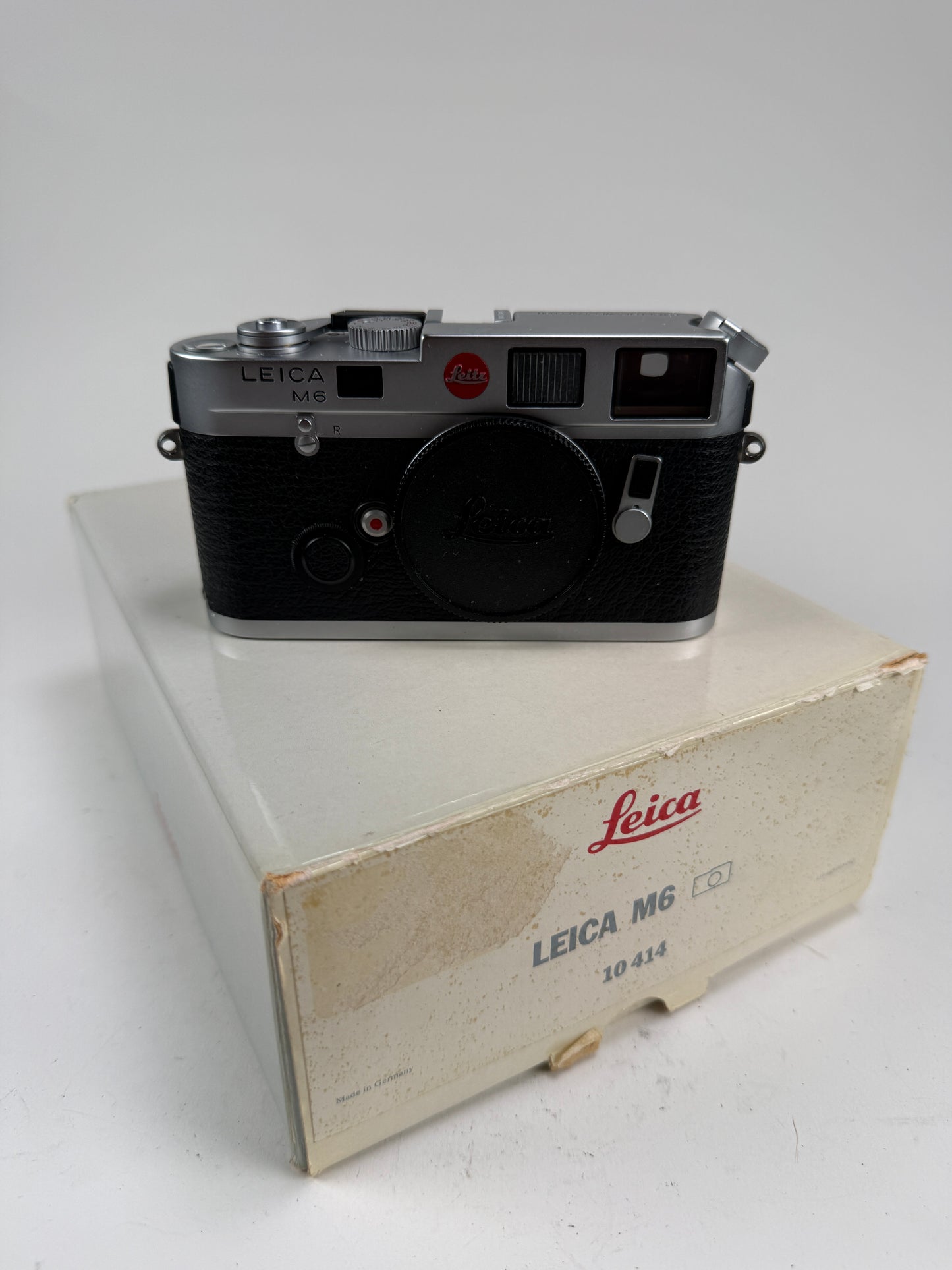 Leica M6 Classic Chrome 0.72 35mm rangefinder film camera 10414
