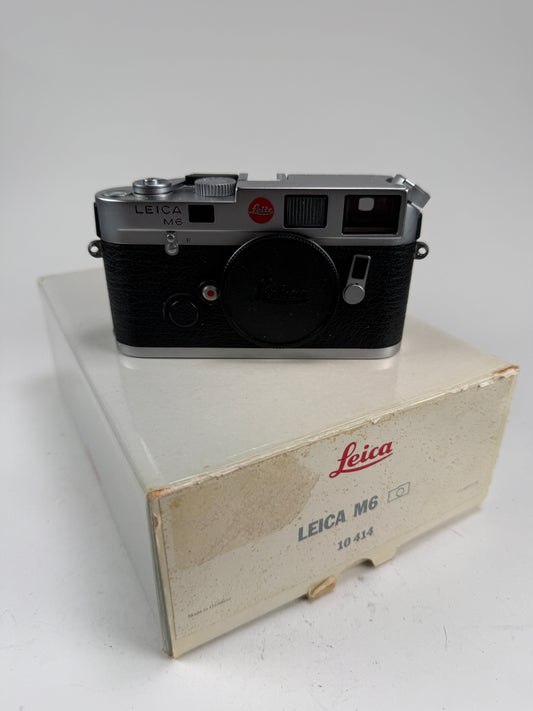 Leica M6 Classic Chrome 0.72 35mm rangefinder film camera 10414
