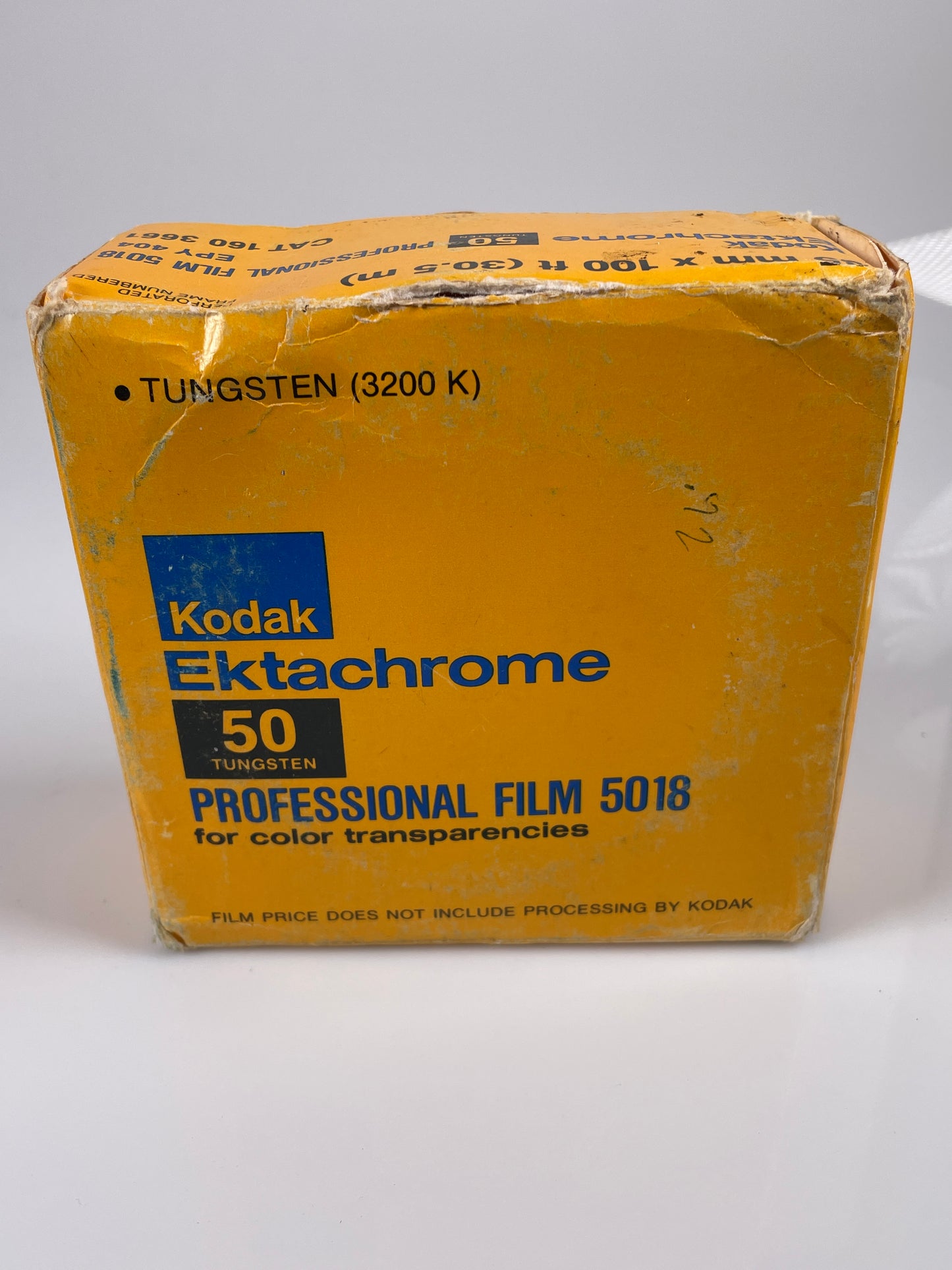 Kodak Ektachrome 50 T tungsten 100ft 35mm, exp. 1992