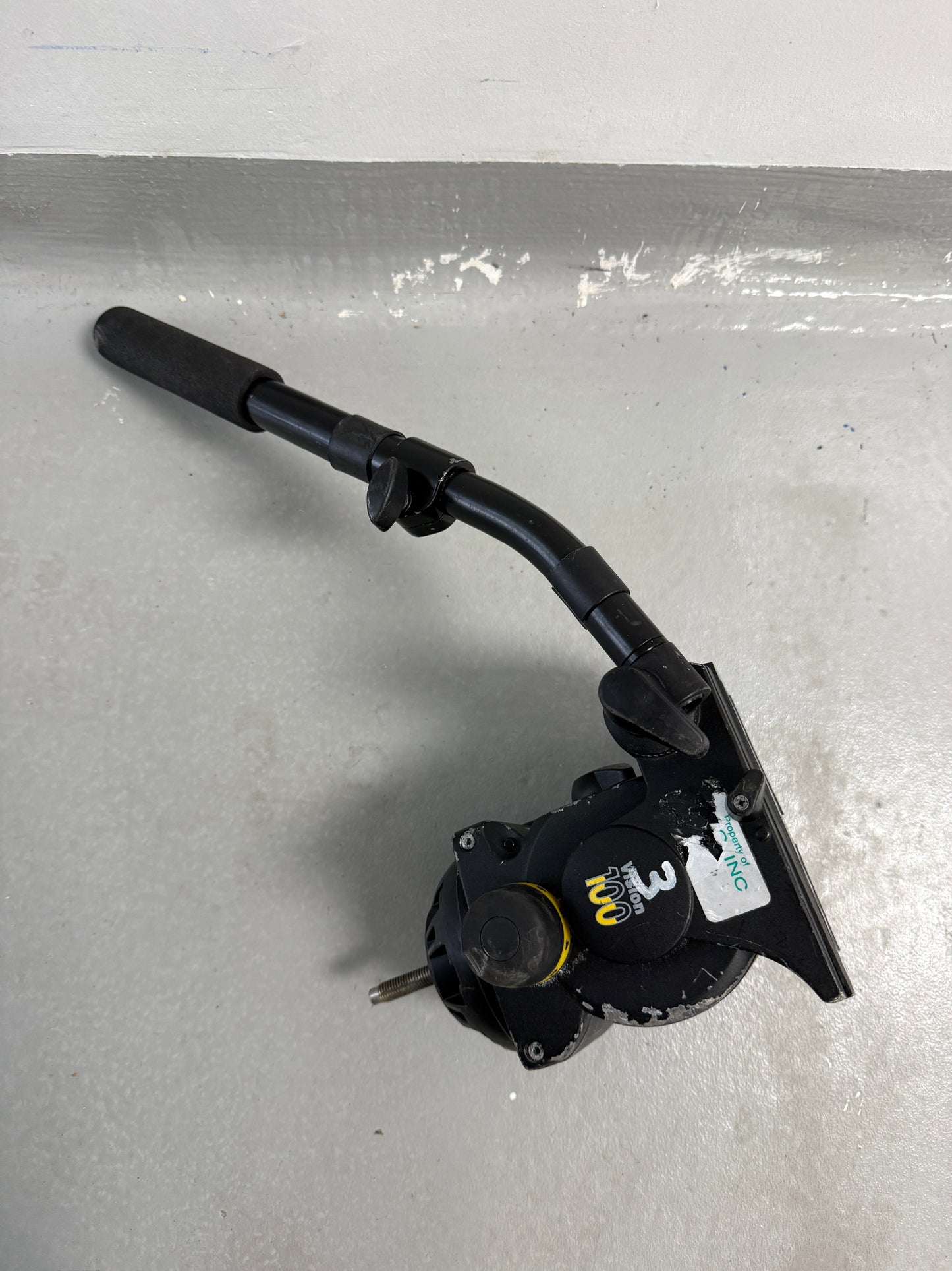 Vinten Vision 100 fluid tripod head