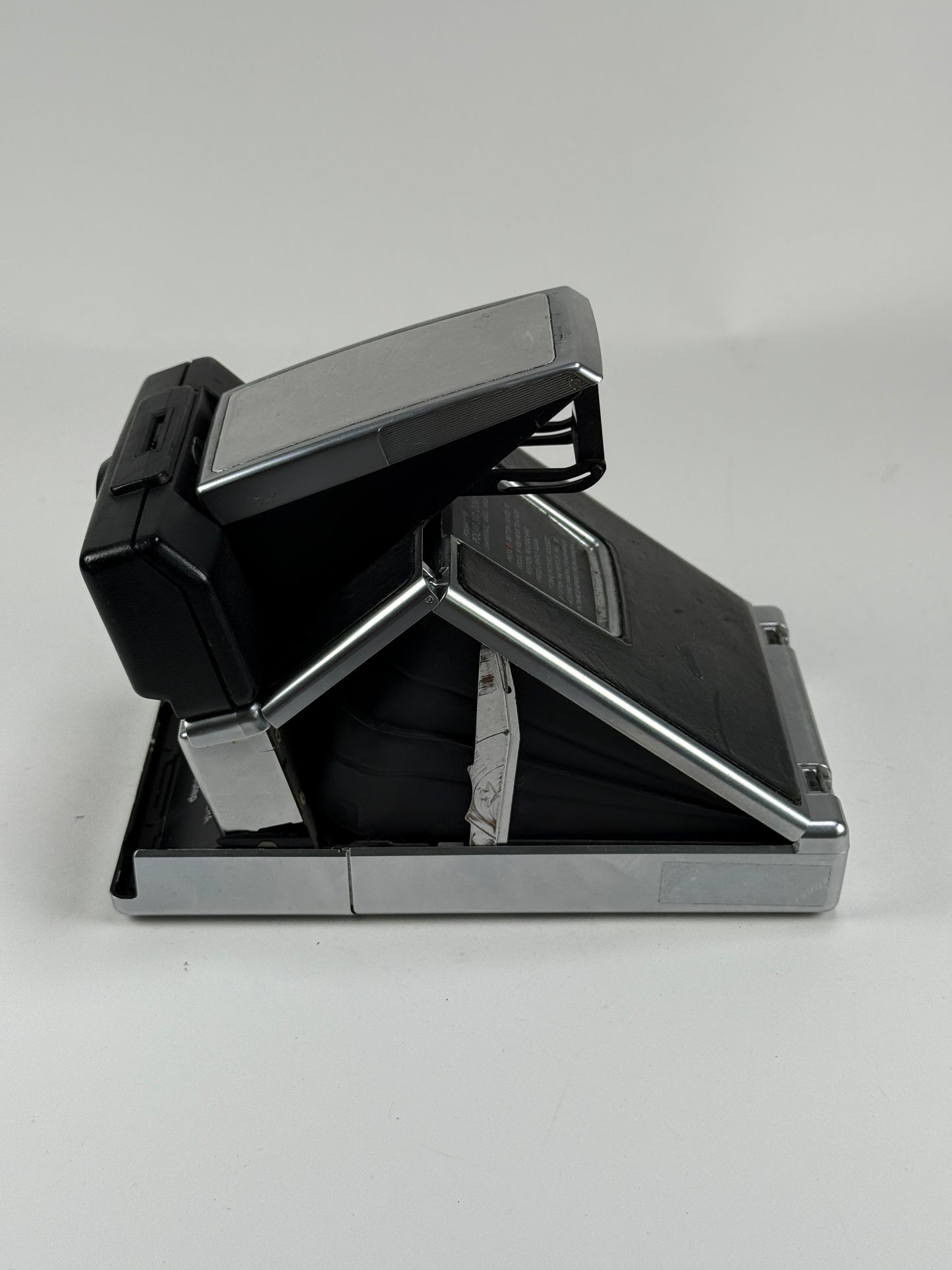 Polaroid SX-70 Land Camera Sonar One-Step Autofocus Instant Camera Black