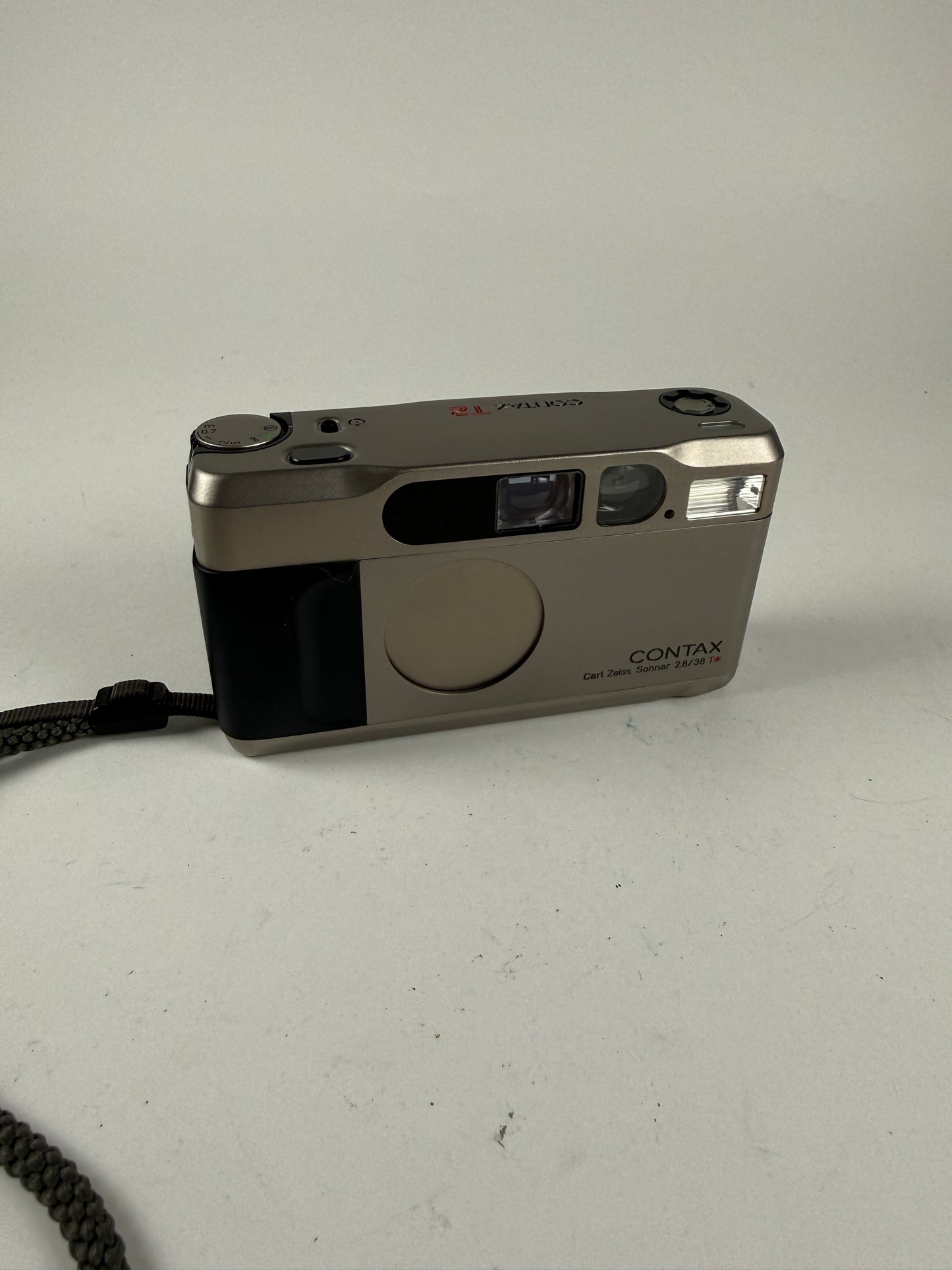 CONTAX T2 Point ＆ Shoot 35mm Film Camera