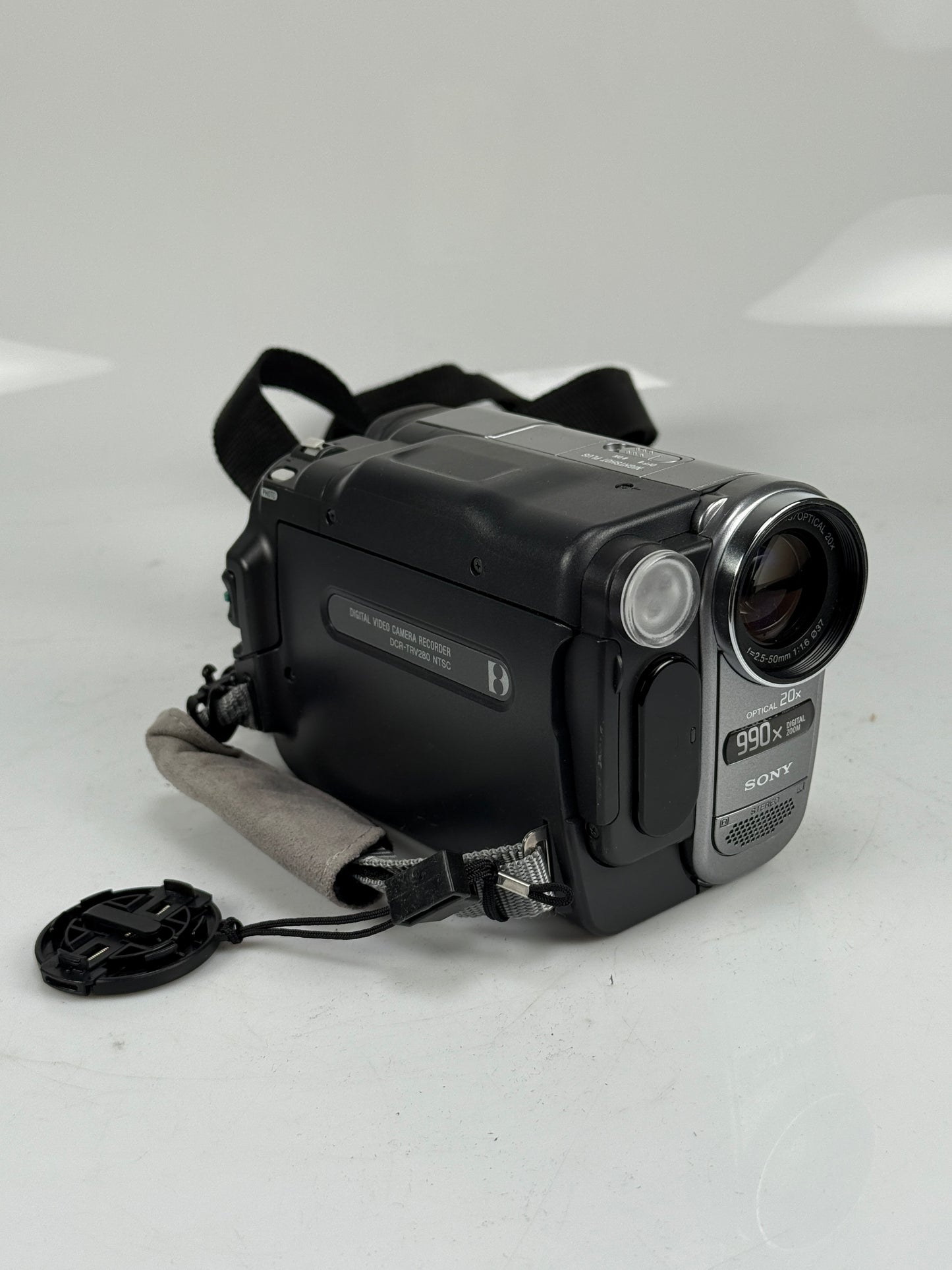 Sony DCR-TRV280 Digital 8 Hi8 Handycam Camcorder