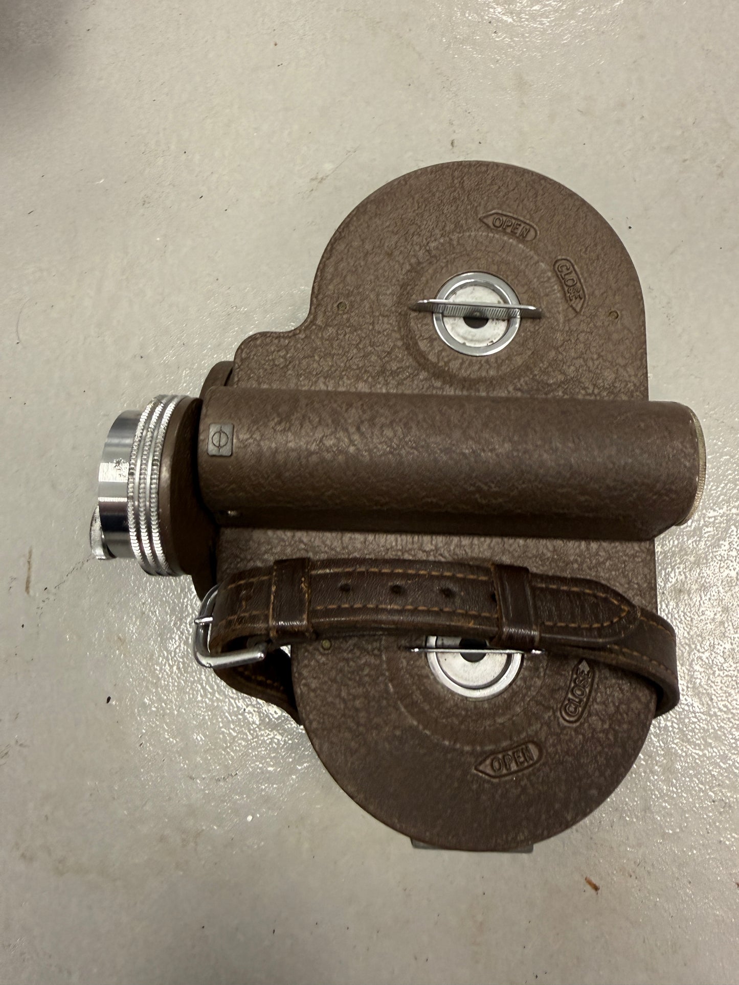 Bell & Howell Filmo 70 DL 16mm Motion Picture Cine Camera