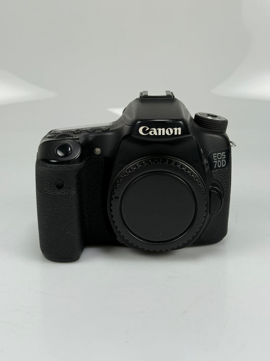 Canon EOS 70D Digital SLR 20.2MP Camera Body