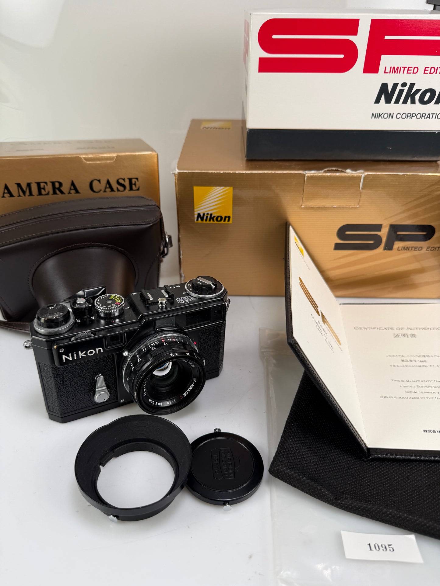Nikon SP Limited Edition Black Body w/ 3.5cm 35mm f1.8 lens kit