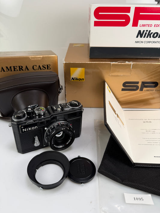 Nikon SP Limited Edition Black Body w/ 3.5cm 35mm f1.8 lens kit