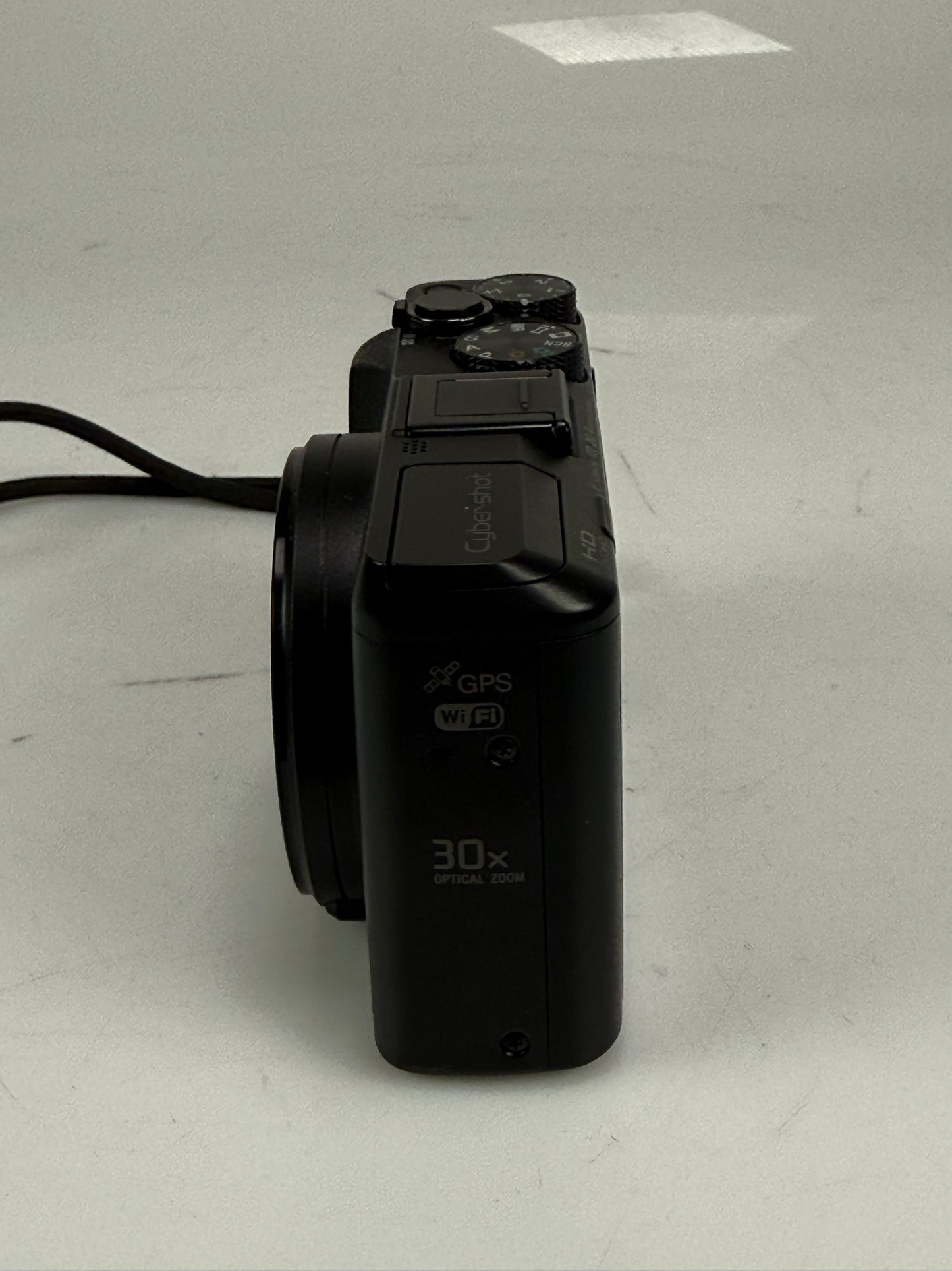 SONY Cyber-Shot DSC-HX50V 20.4MP 30X Zoom Digital Camera