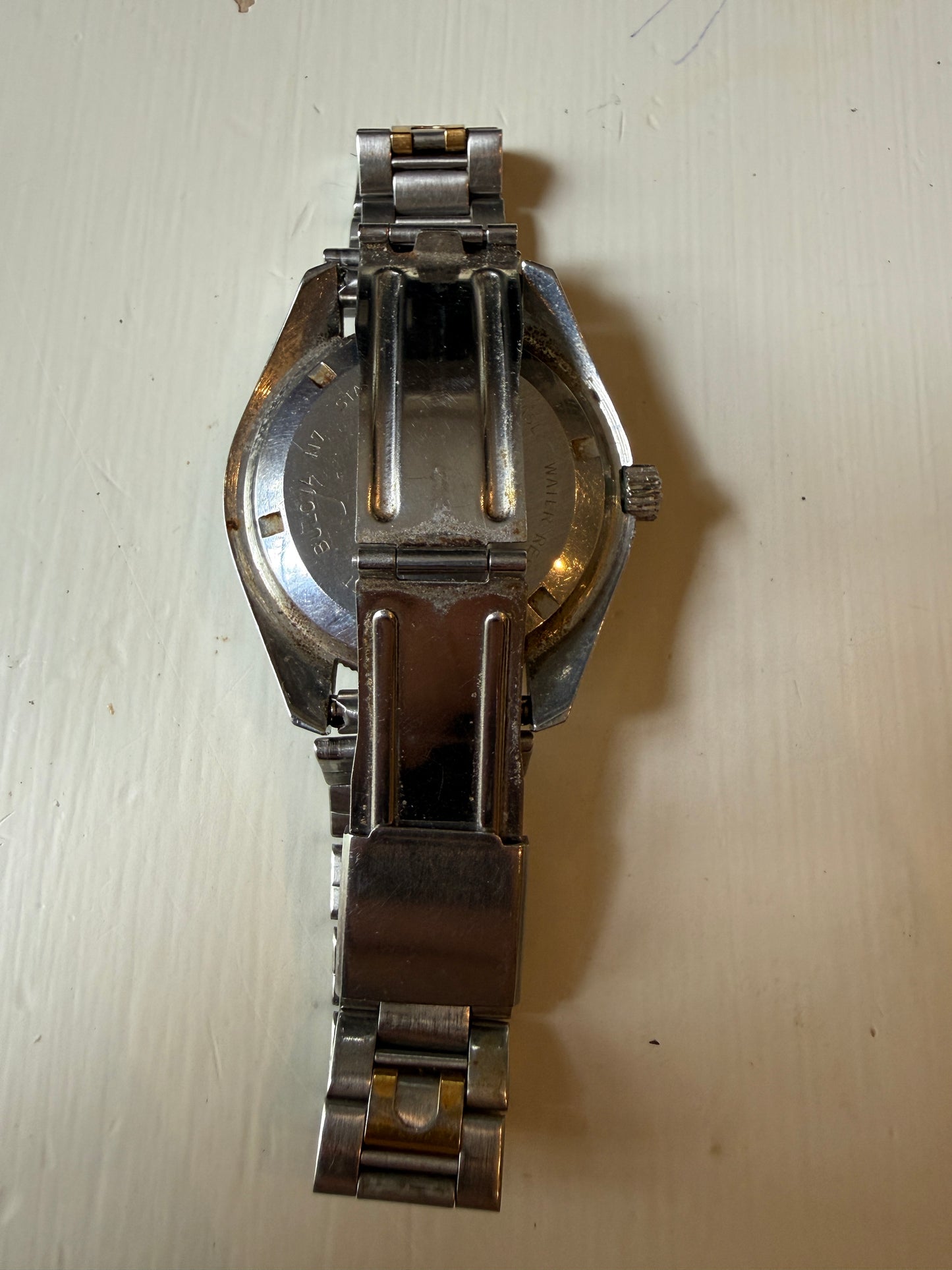 Vintage Bulova Accutron Dual-Day Quartz 666 Ft. Divers Model 8112 Swiss 40mm Devil Diver