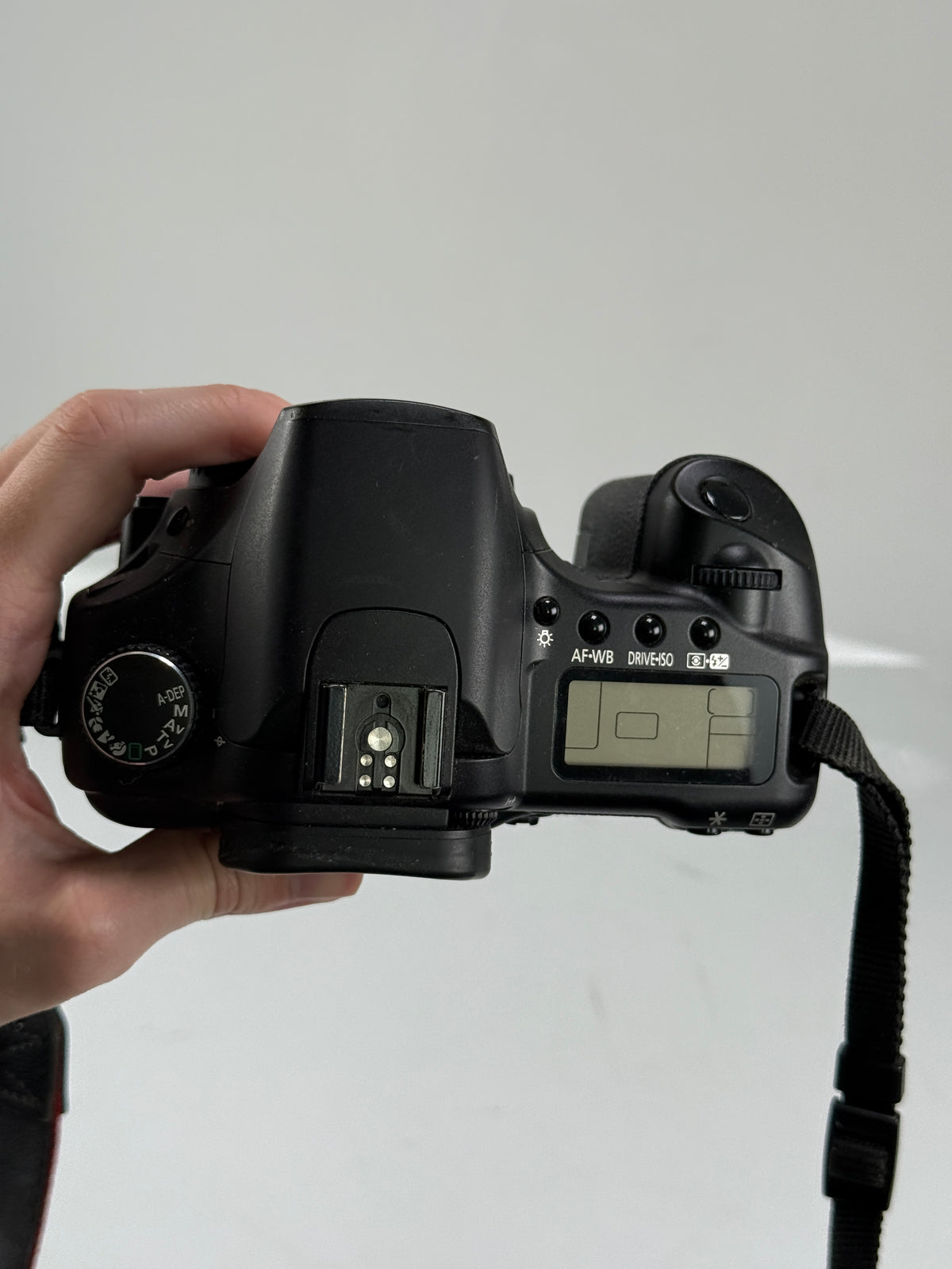 Canon EOS 30D 8.2MP Built-In-Flash Digital SLR Camera