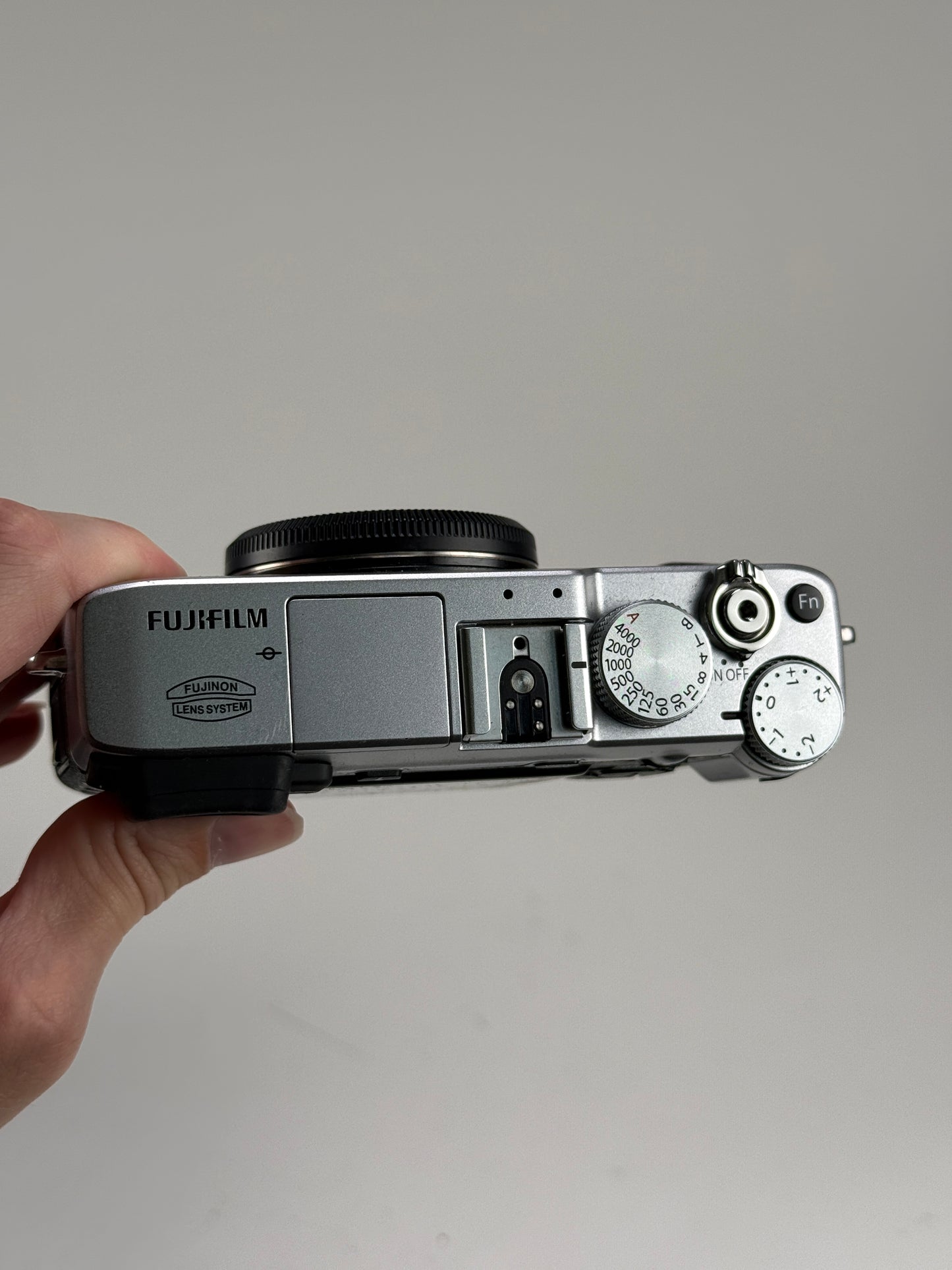 Fuji Fujifilm X-E1 16.3MP Digital Mirrorless Camera Body Silver