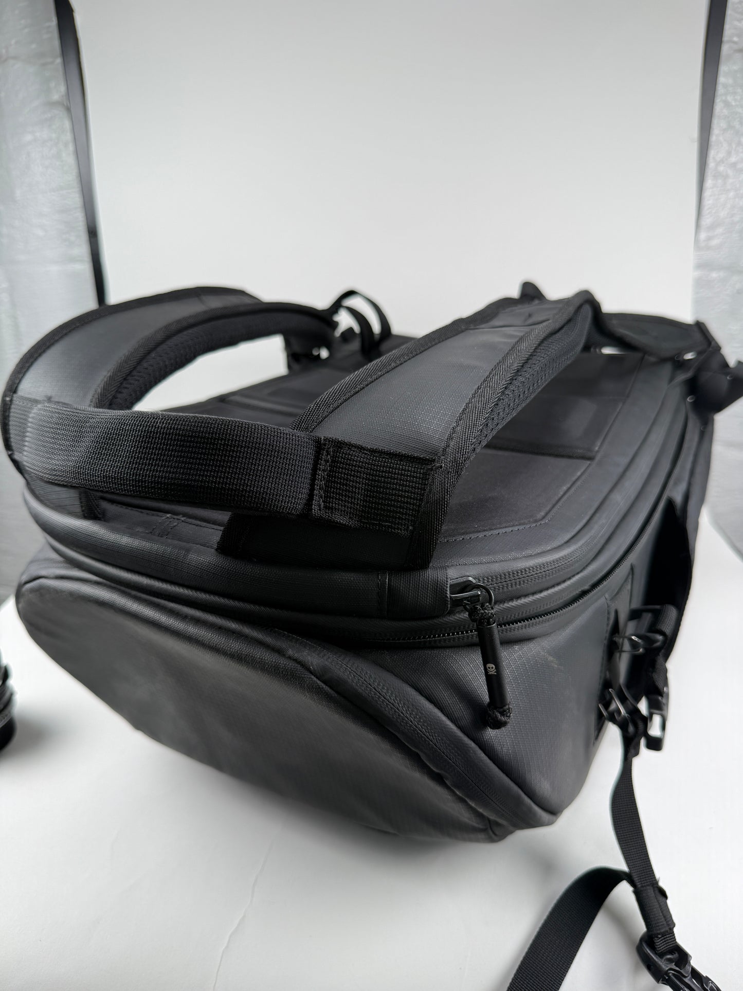 Nomatic McKinnon Camera Backpack with Divider (25L)