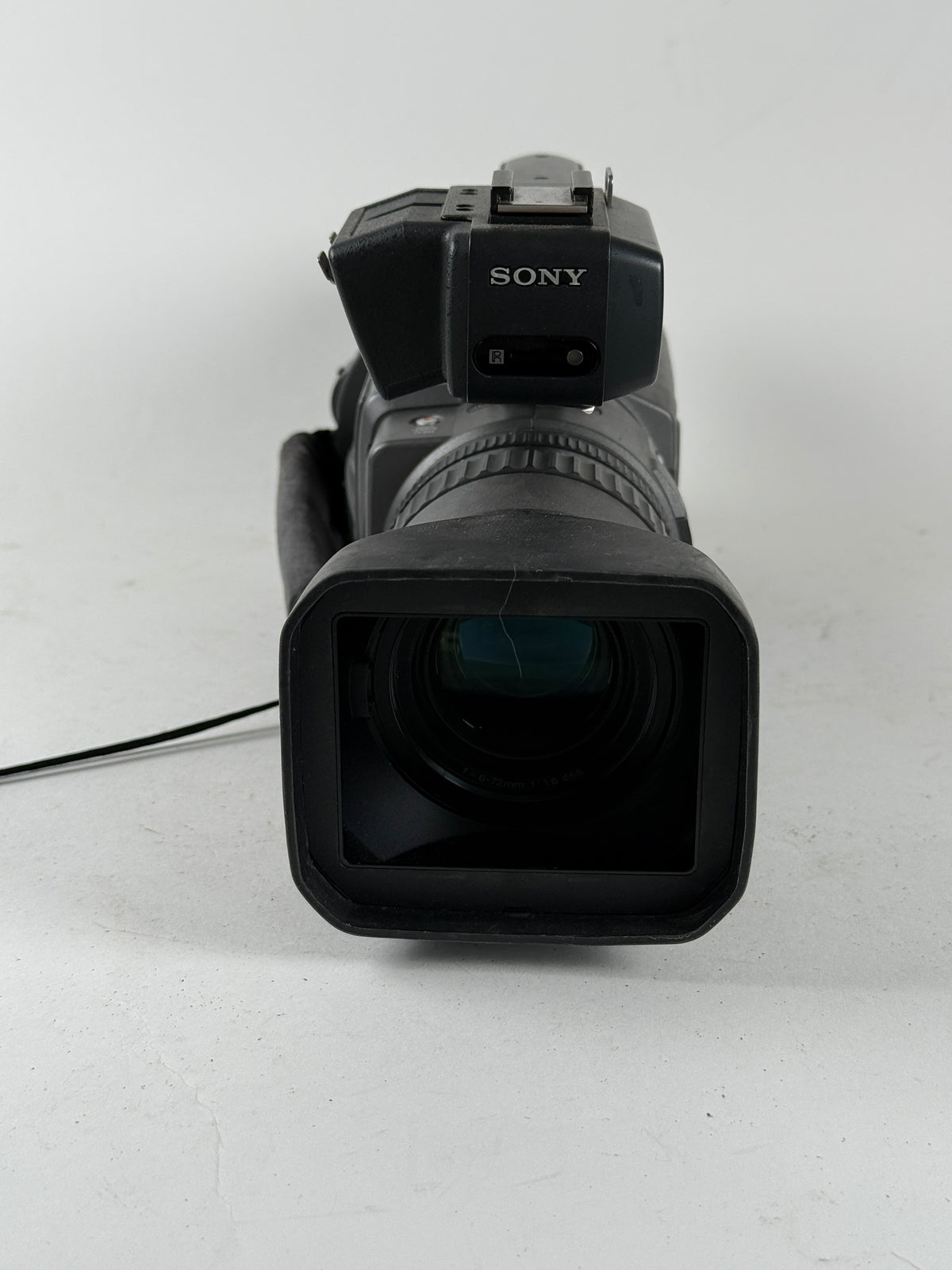 Sony DSR-PD150 Professional 3CCD / DVCAM Mini DV Camcorder