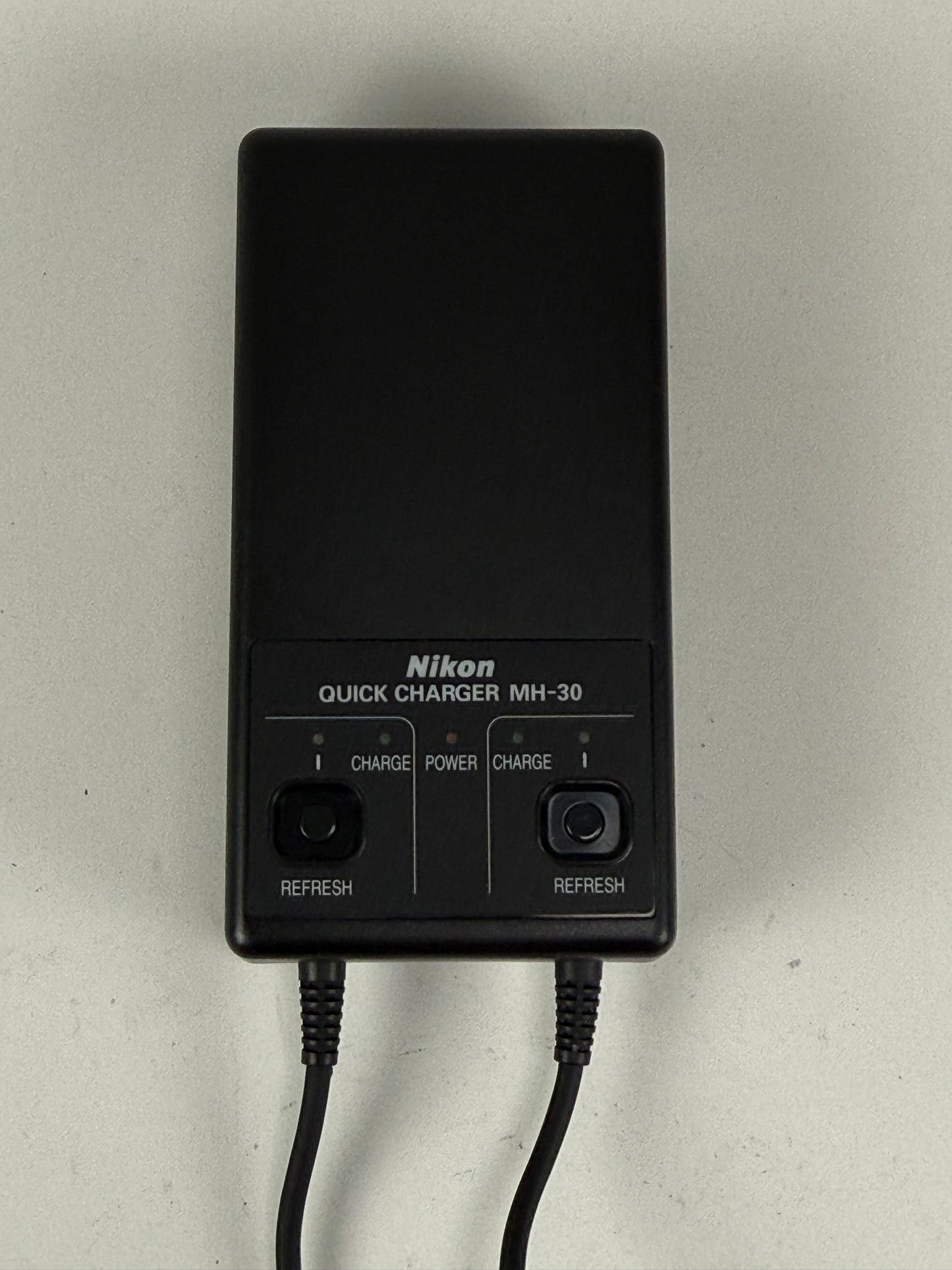 Nikon MH-30 Battery Charger for MN-30 Battery in F5 Cameras