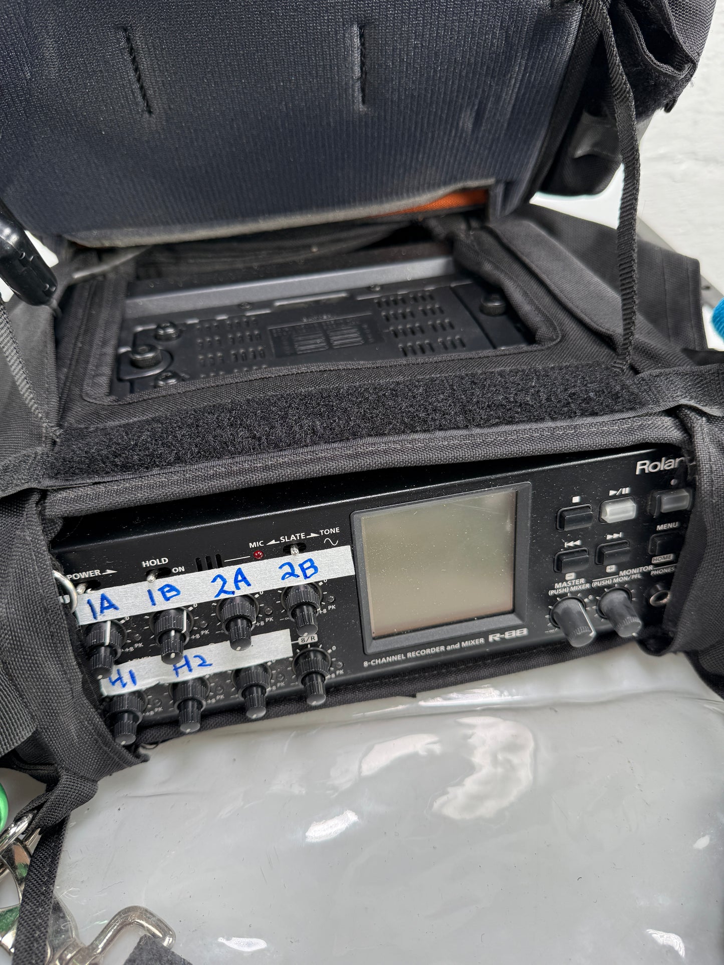 Roland R-88 8-Channel Recorder and Mixer + Porta Brace bag and power supply