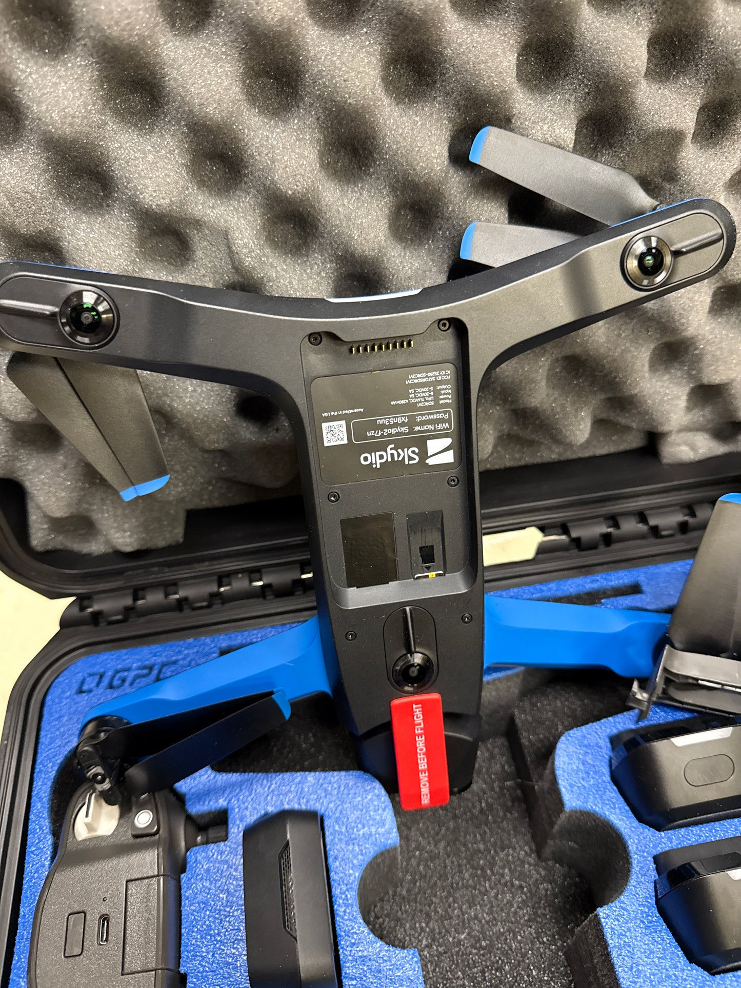 Skydio 2 Drone Bundle SDRC2V1 – 3 Batteries, Controller, Charger, Case, Beacon