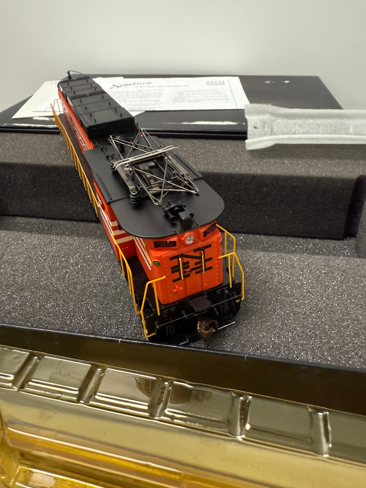 Bachmann spectrum GE E33 ELECTRIC LOCOMOTIVE NEW HAVEN #306 HO scale