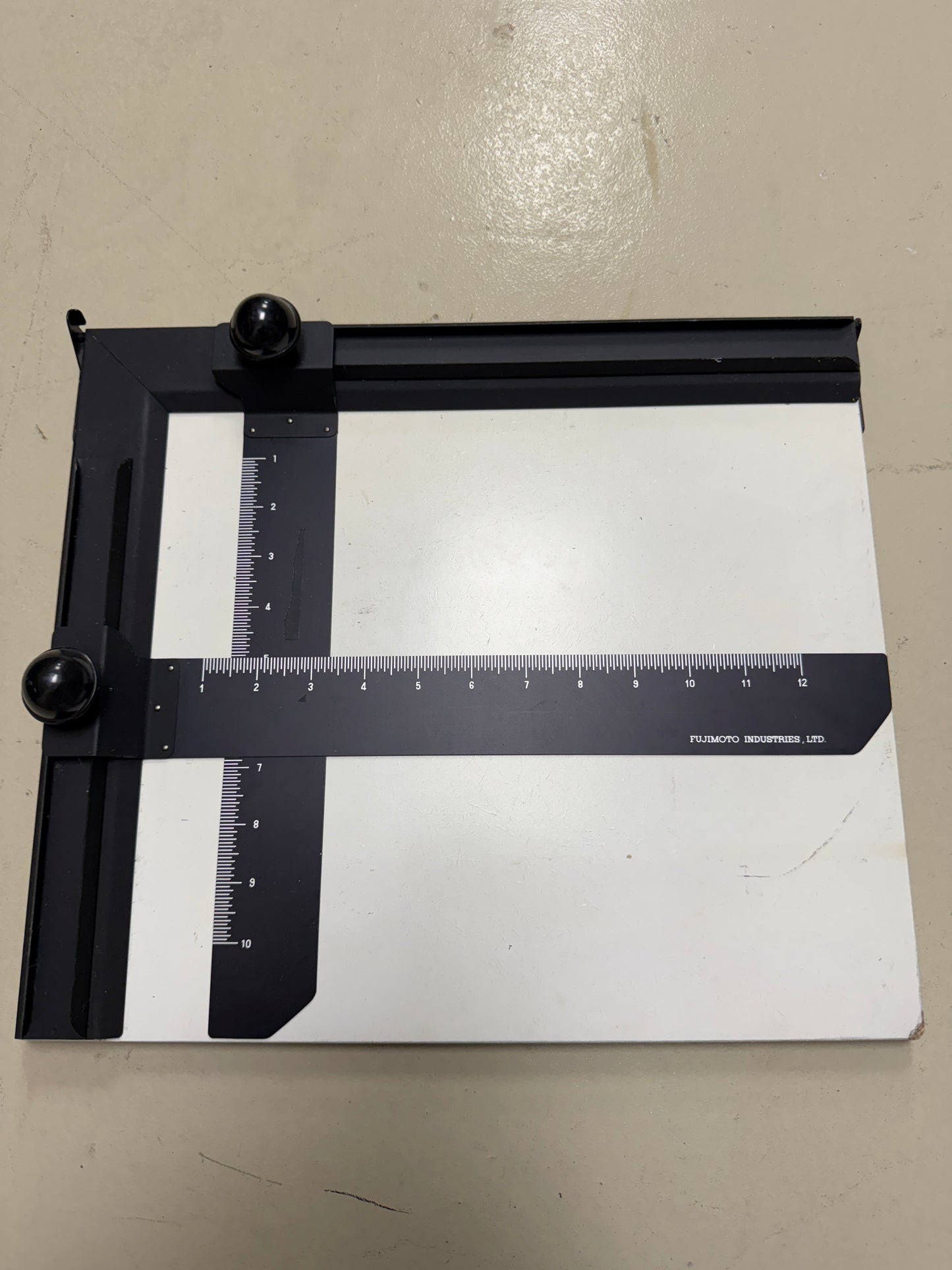 Fujimoto Vintage Darkroom Photo Printing Easel 10x12 Adjustable Blades