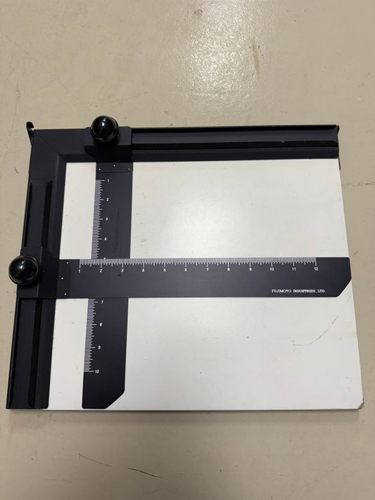 Fujimoto Vintage Darkroom Photo Printing Easel 10x12 Adjustable Blades