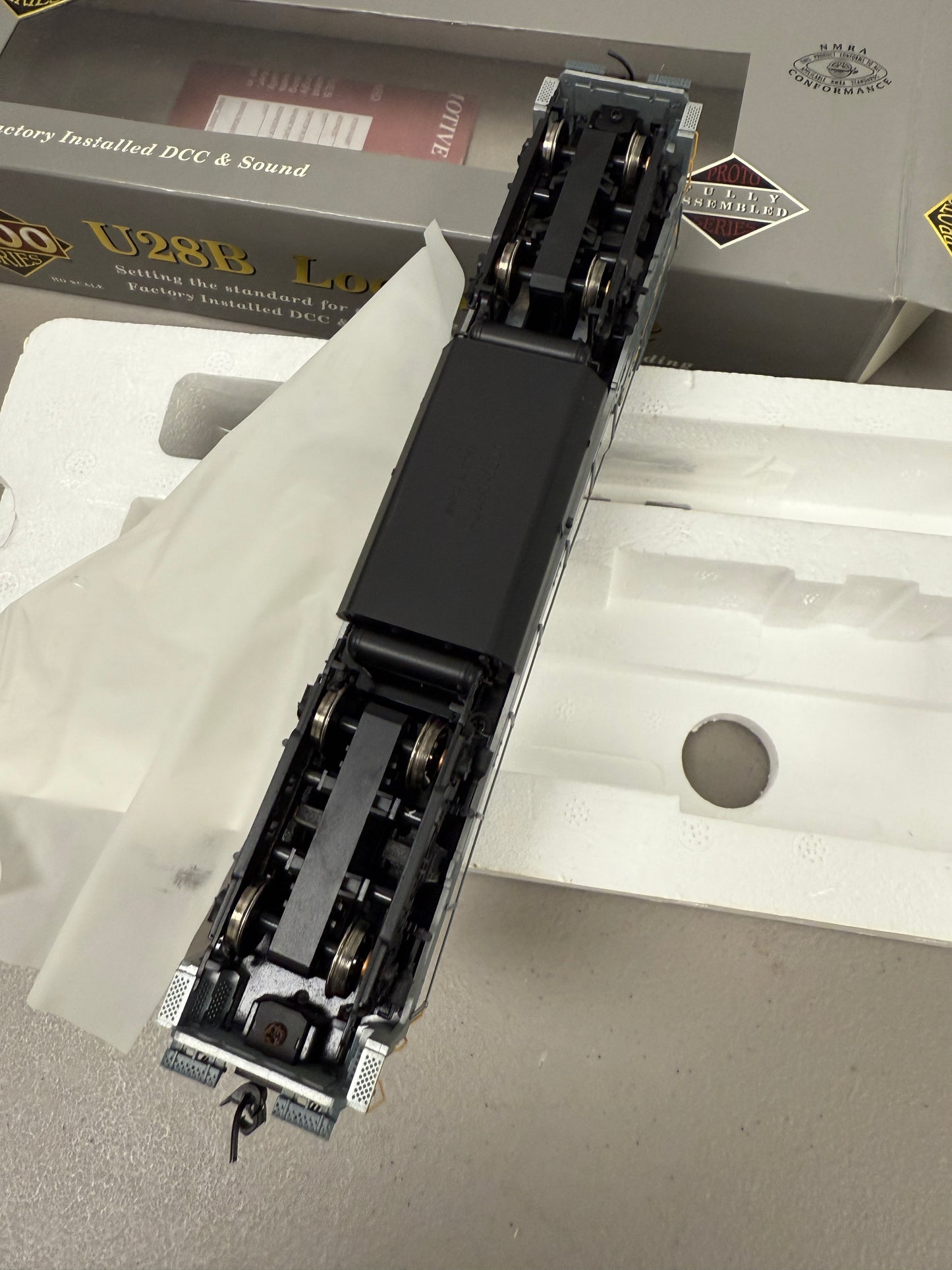 Proto 31375 U30B 2000 series locomotive HO family lines system 5536 sound & DCC