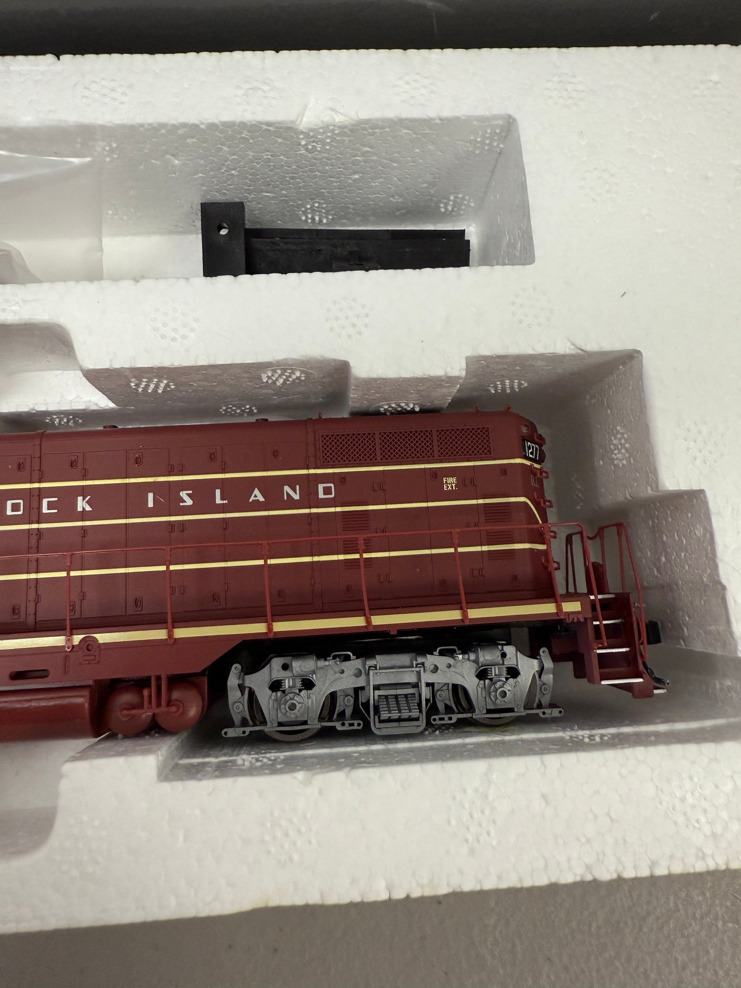 Proto 2000 Series GP7 II Locomotive HO scale Rock Island 1277