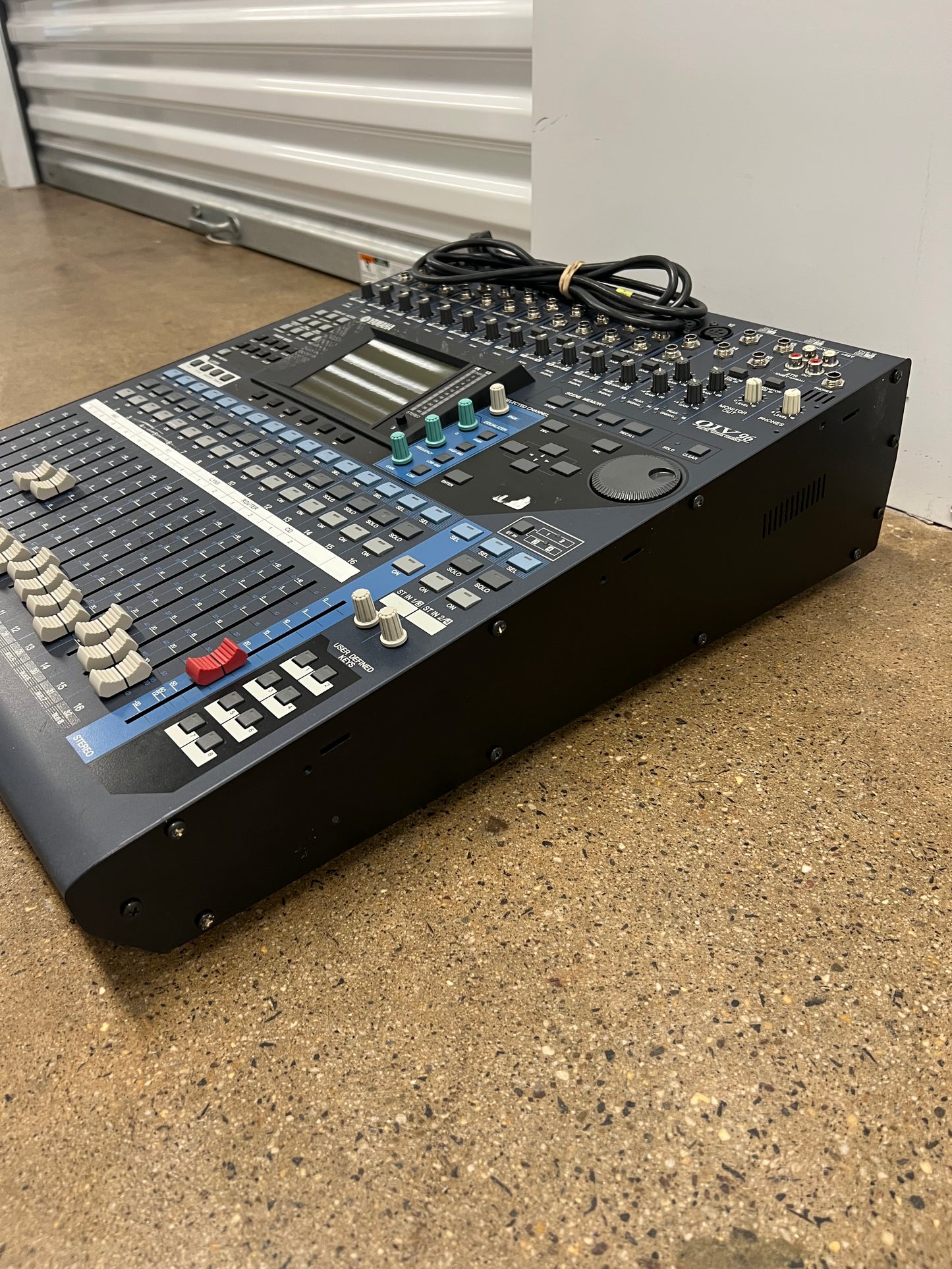 Yamaha 01V96VCM 24-Bit/96k Digital Recording Mixer CG008R5