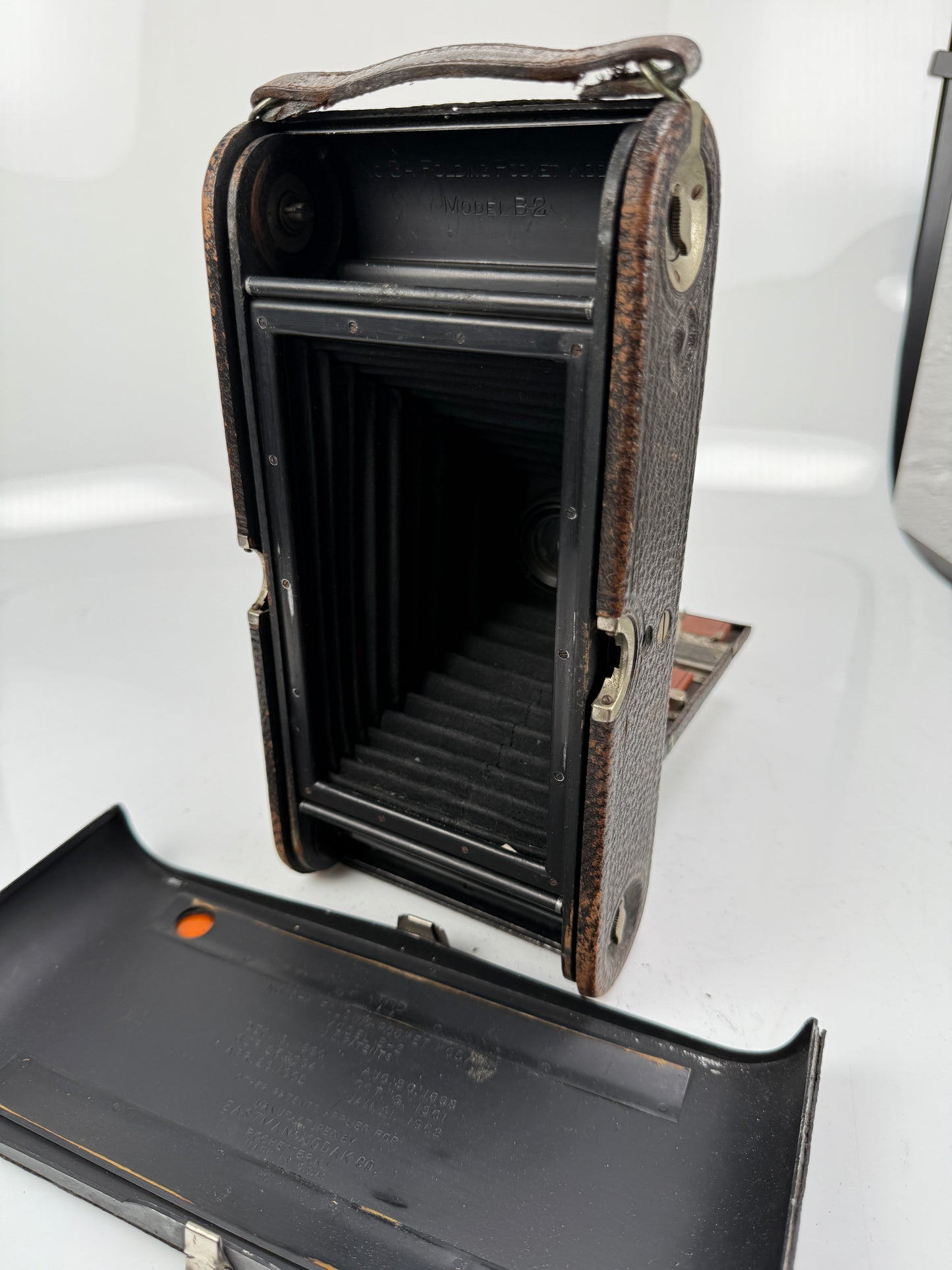 Eastman Kodak NO.3A Autographic Folding Pocket Camera model B2 red bellows
