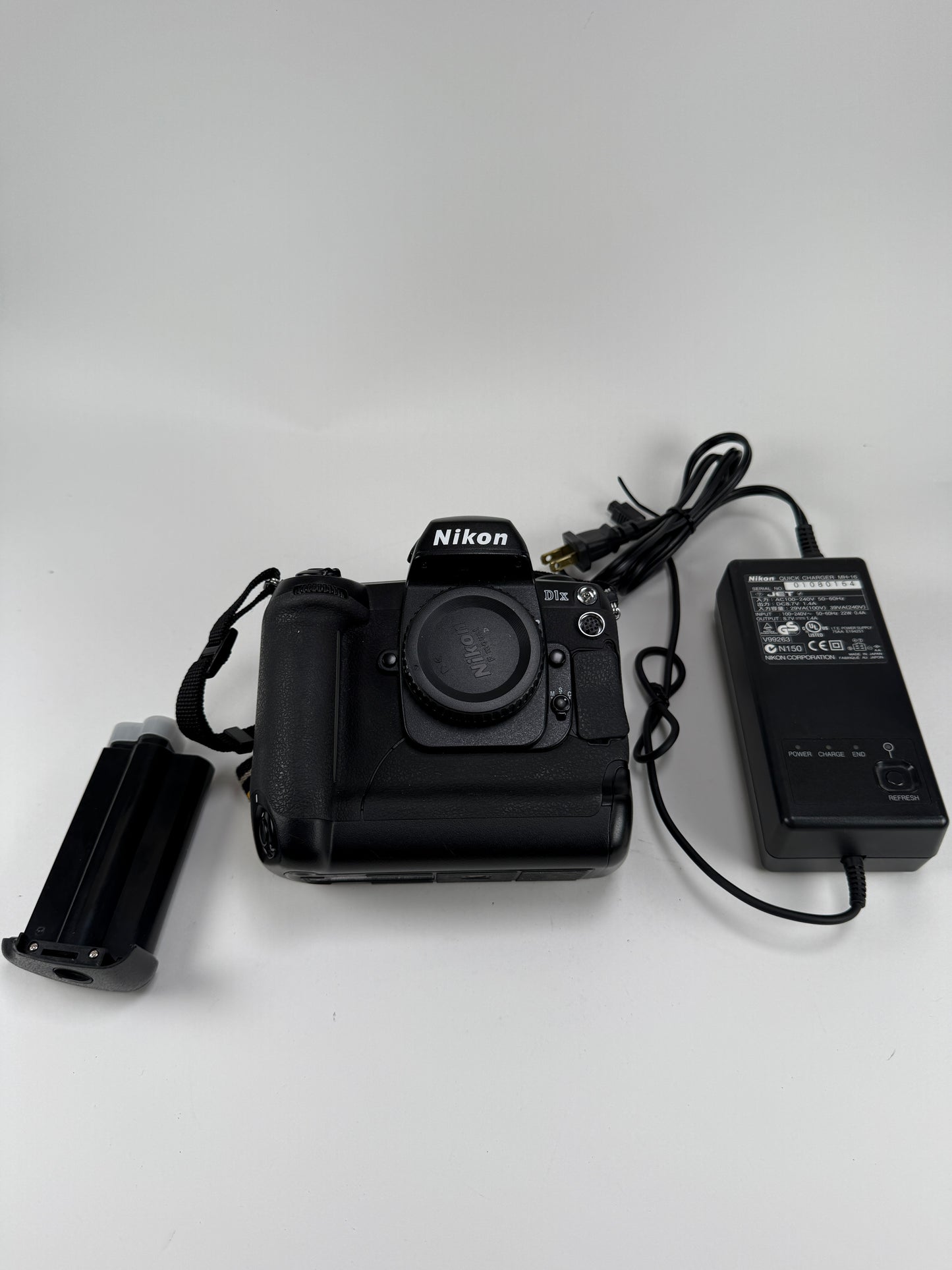 Nikon D1H 2.7MP Digital SLR Camera Body