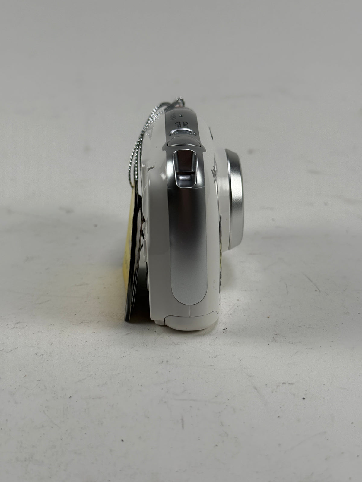 Nikon Coolpix W100 13.2MP White Waterproof Camera Boxed