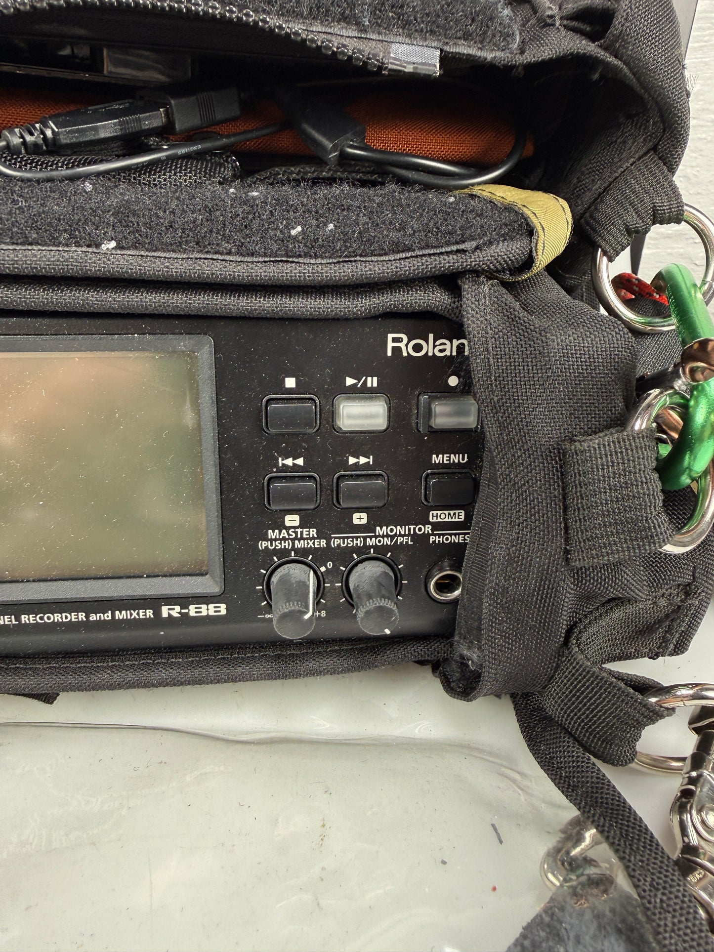 Roland R-88 8-Channel Recorder and Mixer + Porta Brace bag and power supply