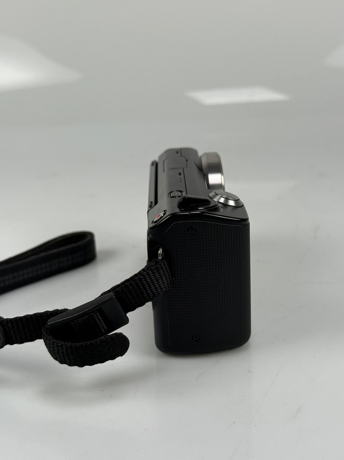 Sony NEX-5 14.2MP Mirrorless Digital Camera Black