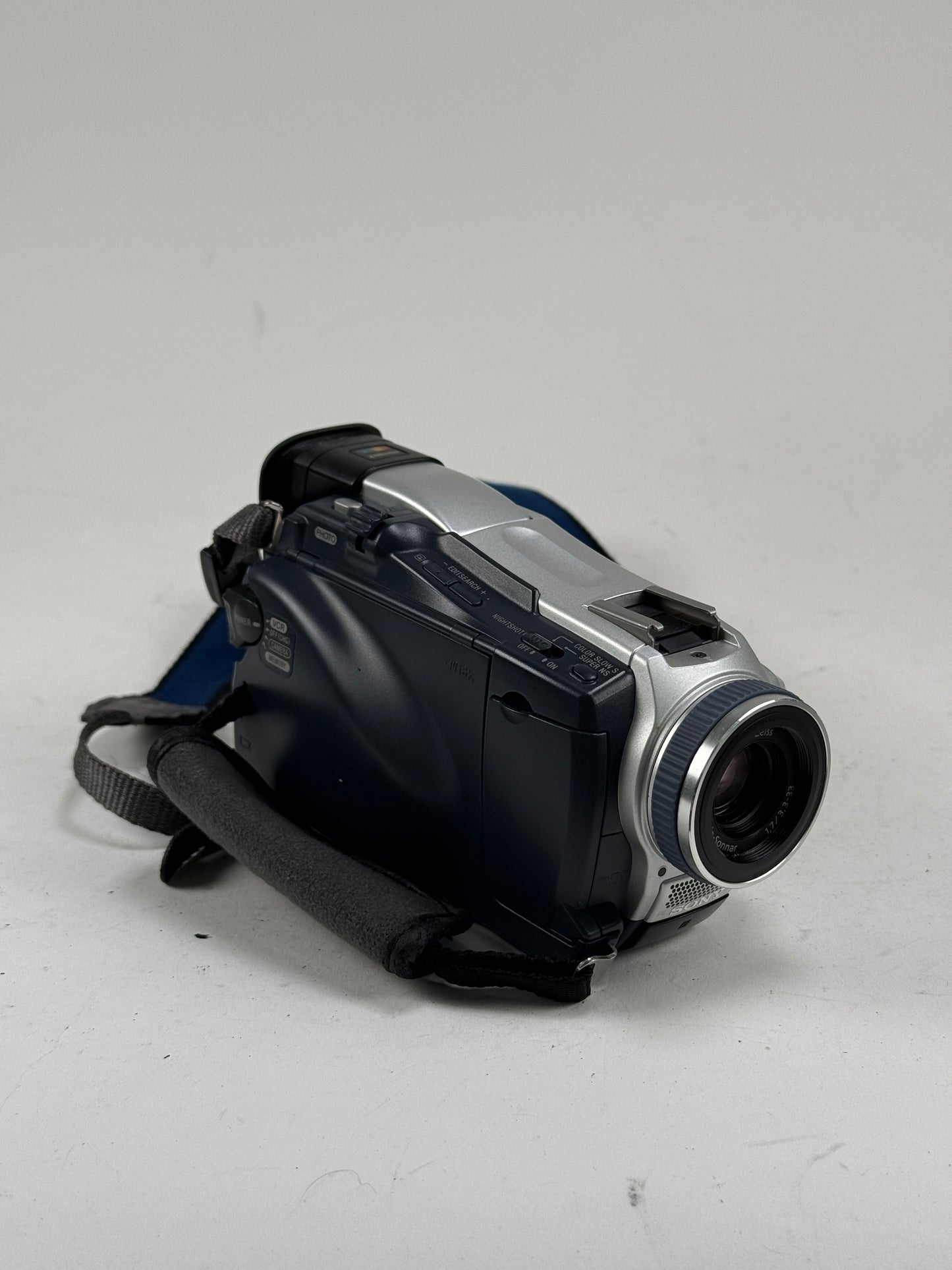 SONY Handycam DCR-TRV18 Digital Camcorder mini DV Camcorder