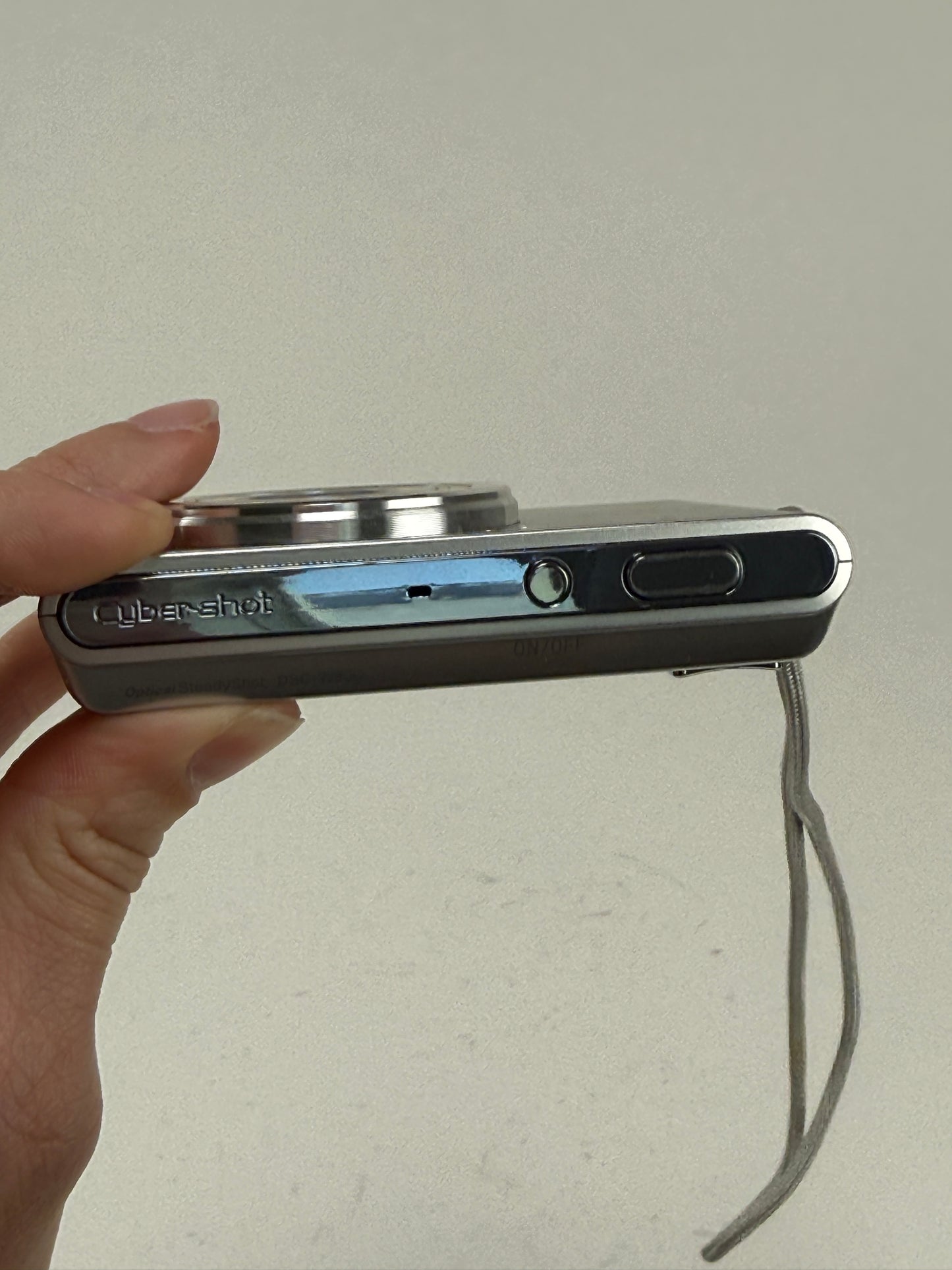 Sony DSC-W830 CyberShot 20.1MP Digital Camera 8x Zoom Silver