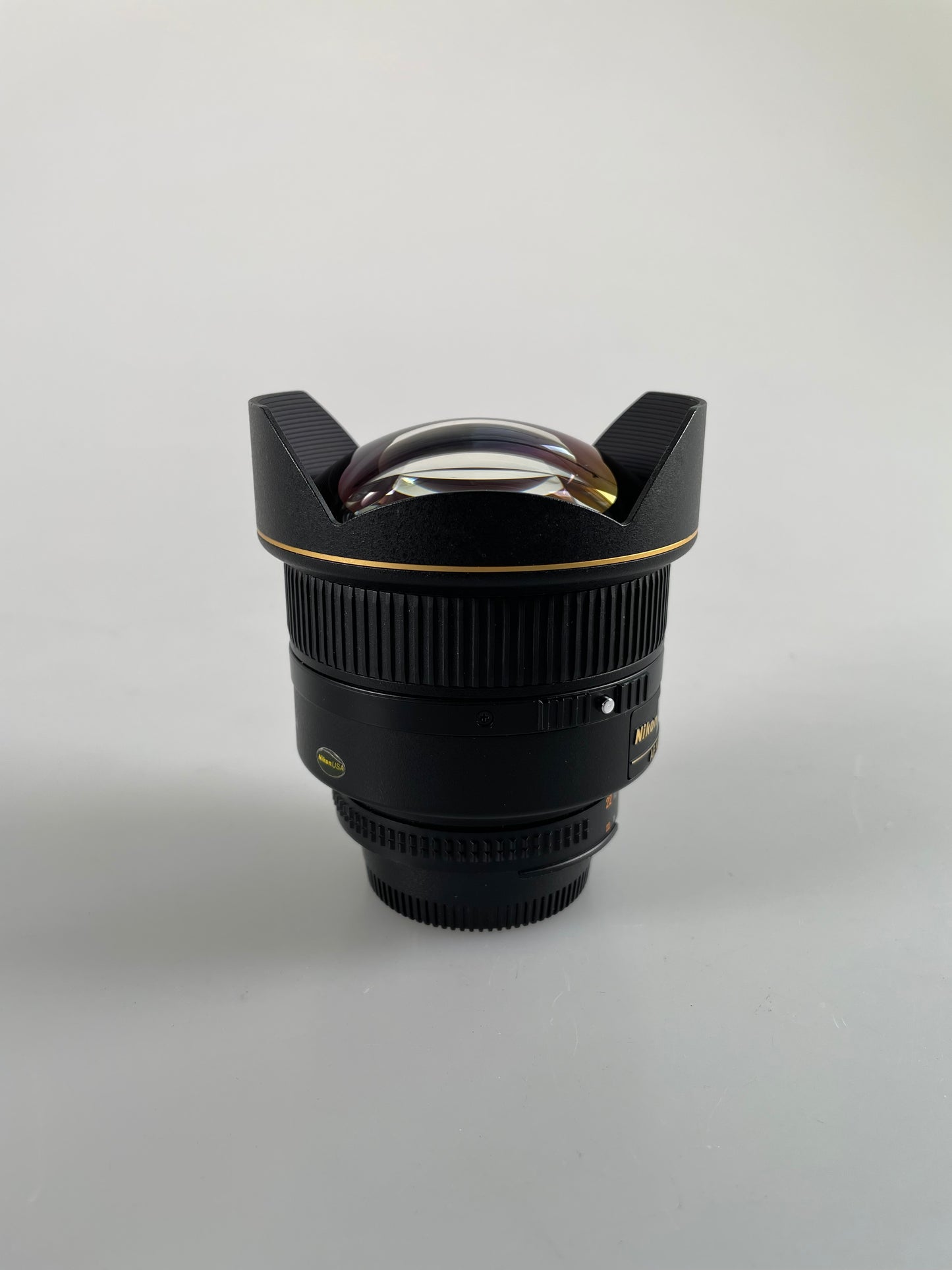 Nikon AF NIKKOR 14mm f2.8 D ED RF Aspherical Wide Angle Lens