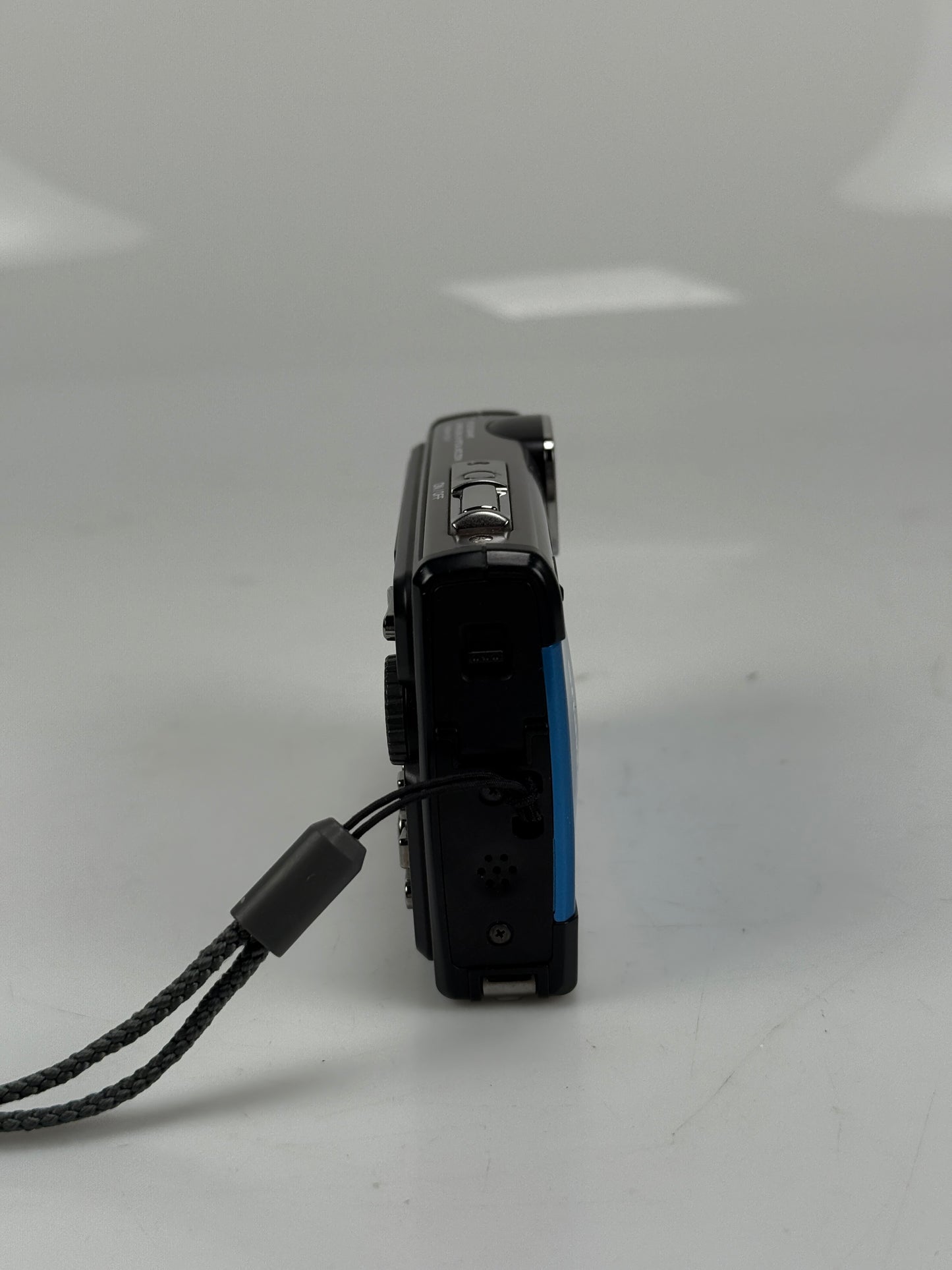 Olympus Stylus Tough 6000 10MP Digital Camera Blue