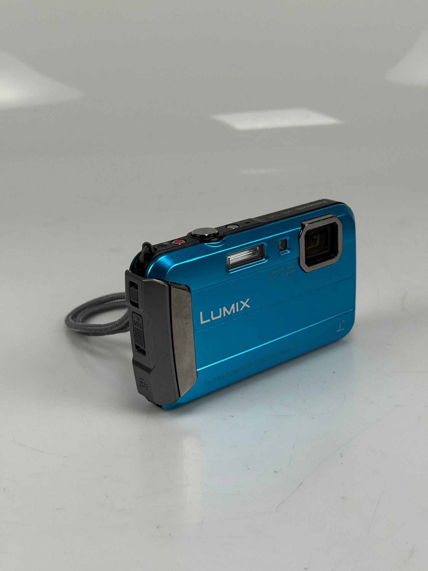 Panasonic LUMIX DMC-TS25 16.1 MP Digital Camera Blue