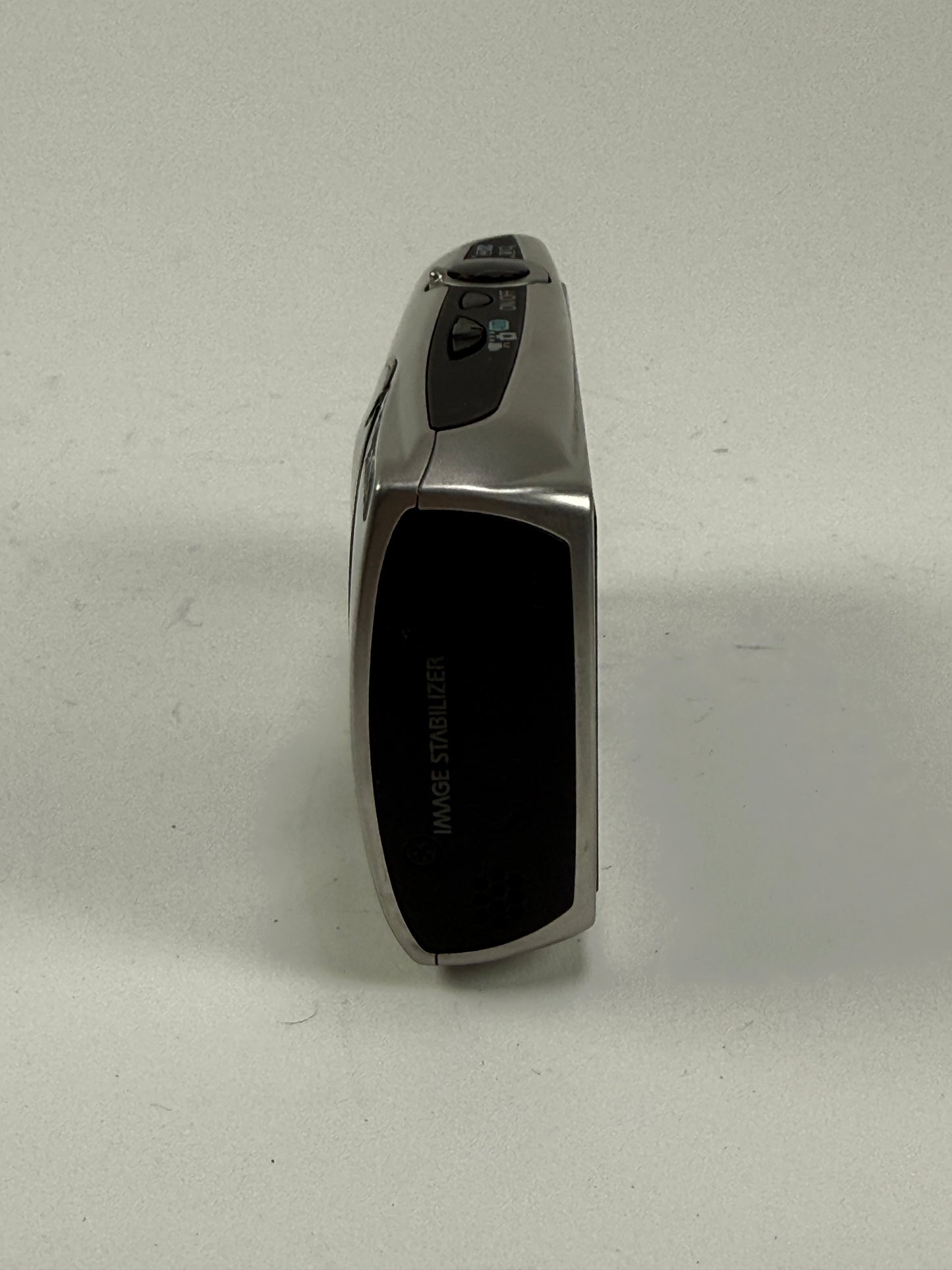 Canon PowerShot SD4000 IS 10.0 MP Compact Digital Camera Silver