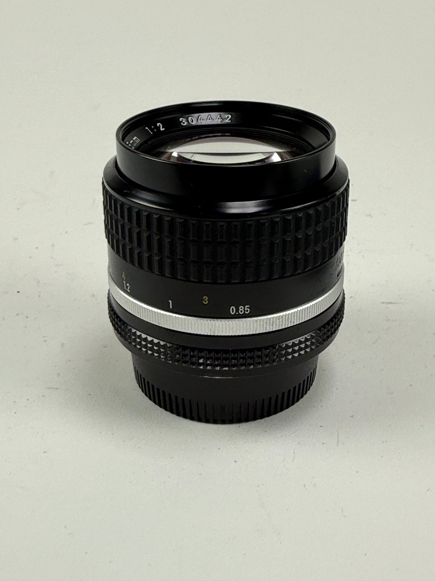 NIKON AIS NIKKOR 85mm f2 Portrait MF Prime Camera Lens