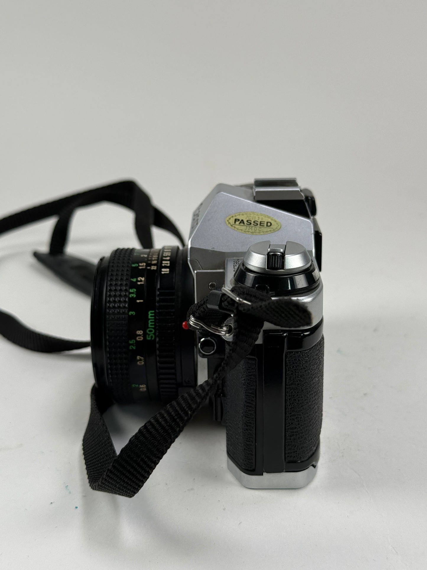 CANON AE-1 PROGRAM chrome SLR 35mm Film Camera with 50mm f1.8 FD KIT