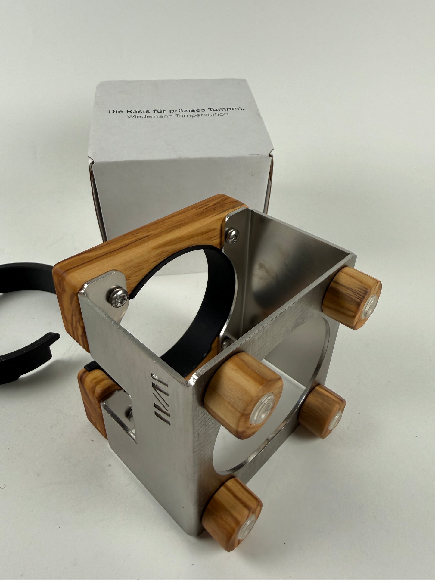 Wiedemann Manufaktur Olive Wood tamper station Tamperstation kurz - Edelstahl 58mm