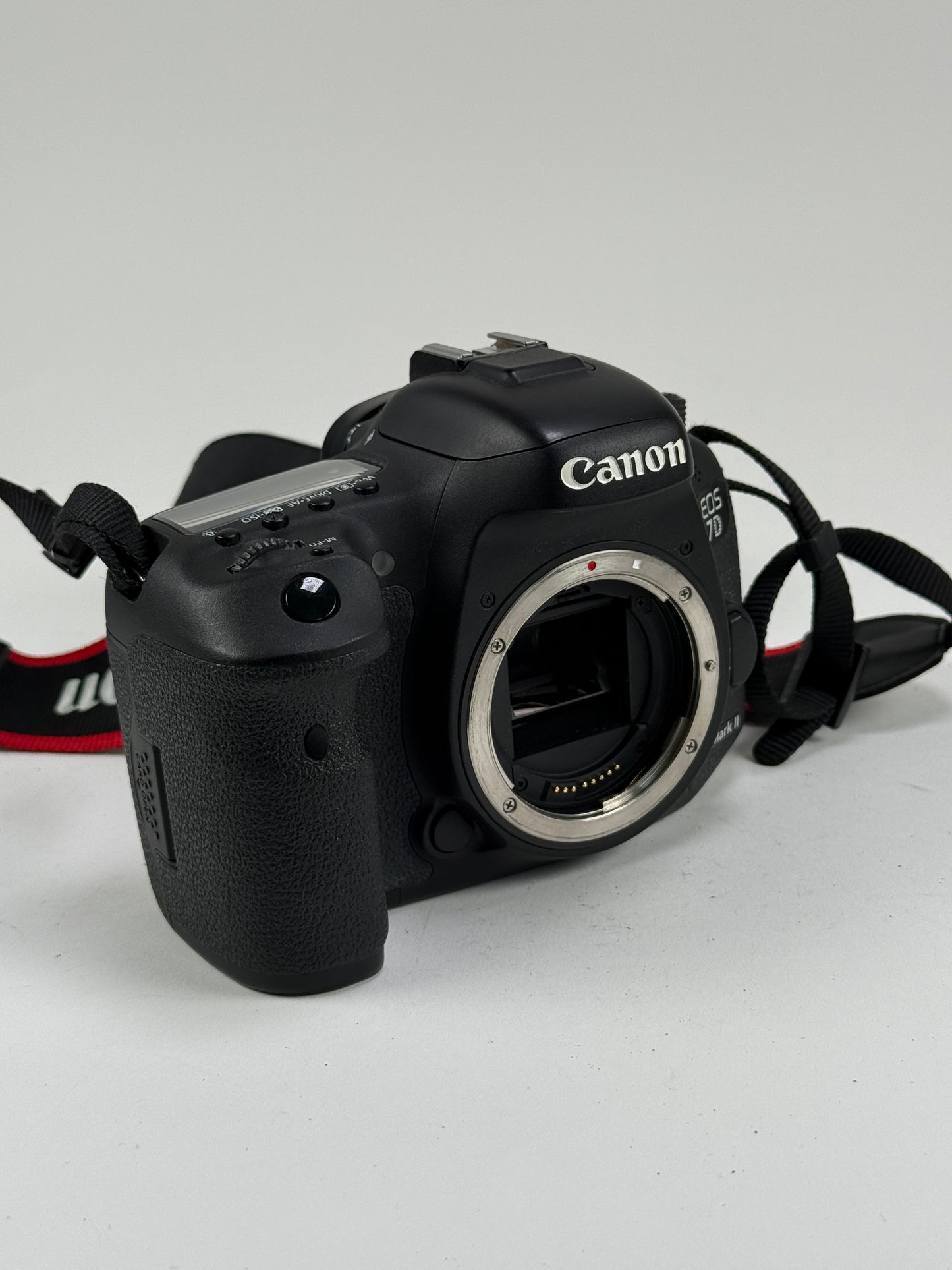 Canon EOS 7D mark II 20.2MP Digital SLR Camera Body