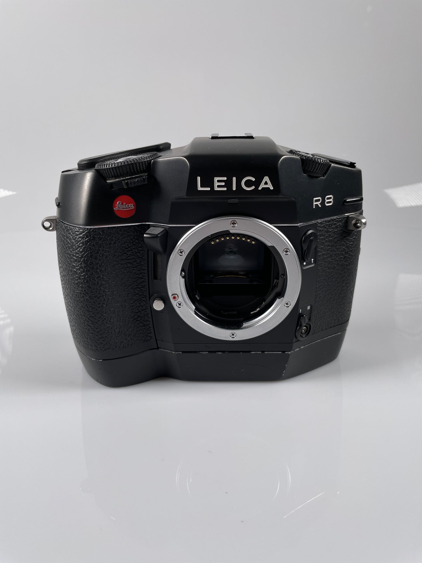 Leica R8 R 8 Black SLR 35mm Film Camera Body 10081 with motor winder