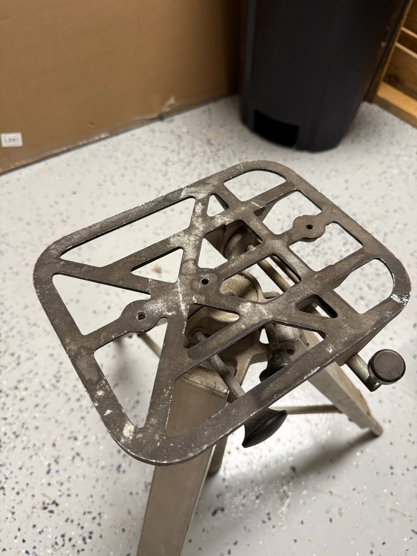 Vintage aluminum Bruneau's Pneumatic tripod model C Fox Products