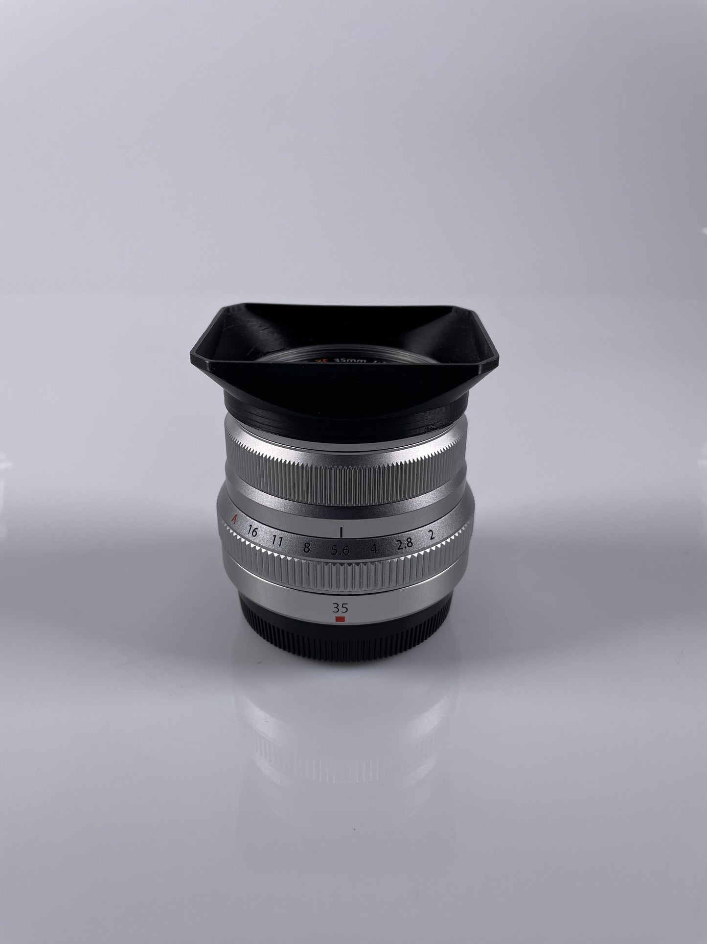 Fuji fujifilm XF Fujinon 35mm f2 R WR Super EBC Lens Silver