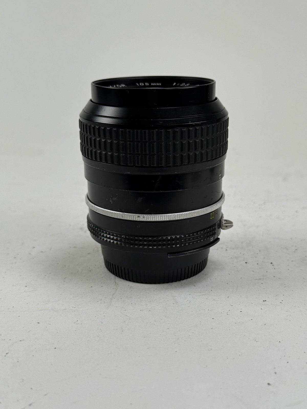 Nikon Nikkor 105mm f2.5 Ai Prime Manual Focus Portrait Lens w/ hood