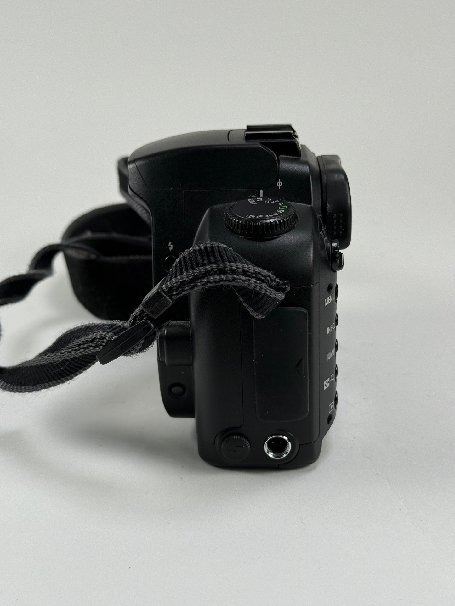 Canon EOS D30 3.1 MP Digital SLR Camera Body