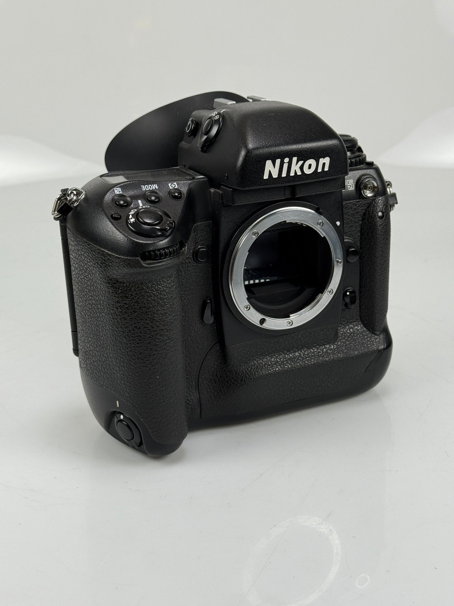 Nikon F5 AF SLR Film Camera Body with data back