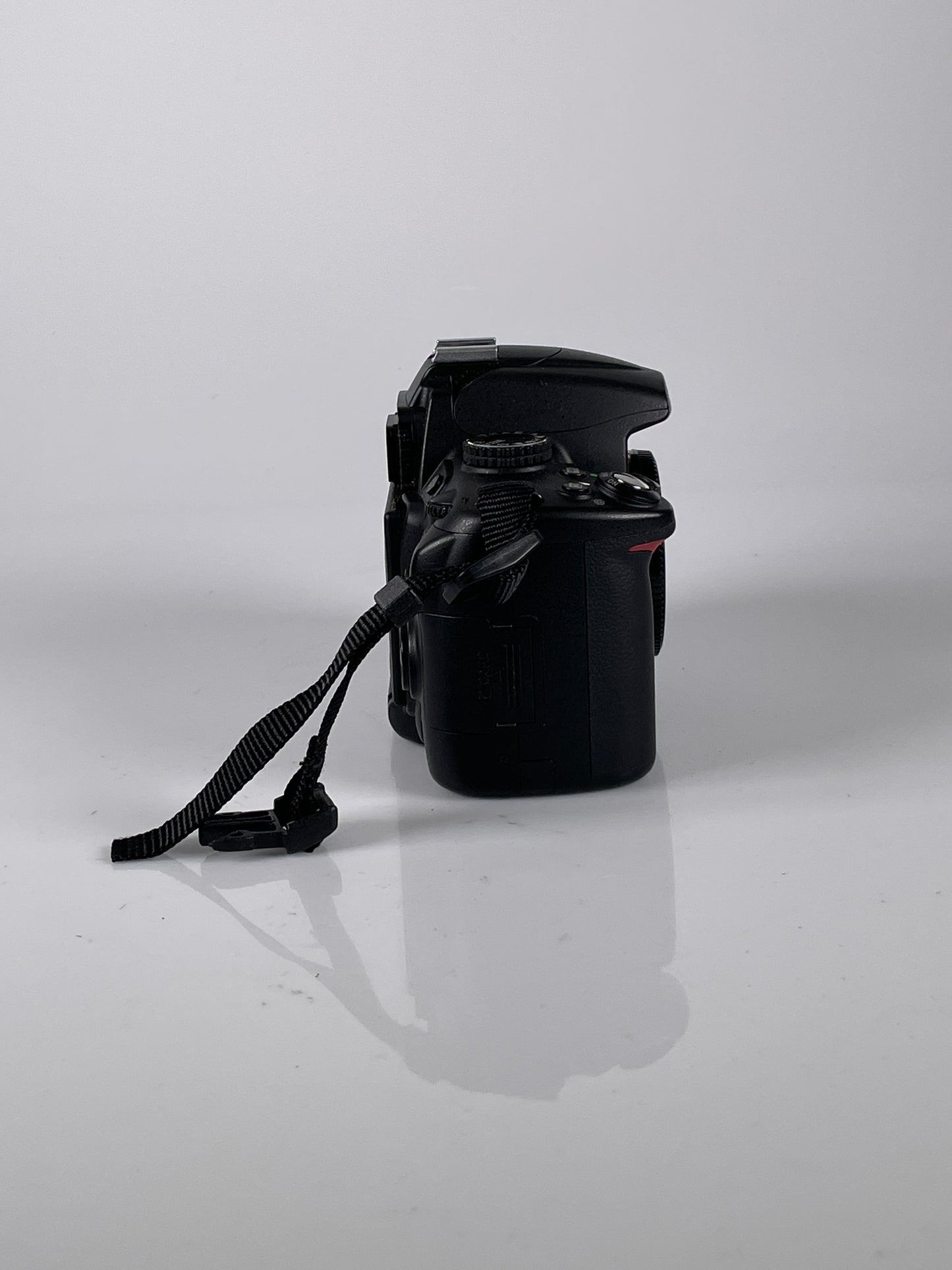 Nikon D5000 DSLR digital Camera body